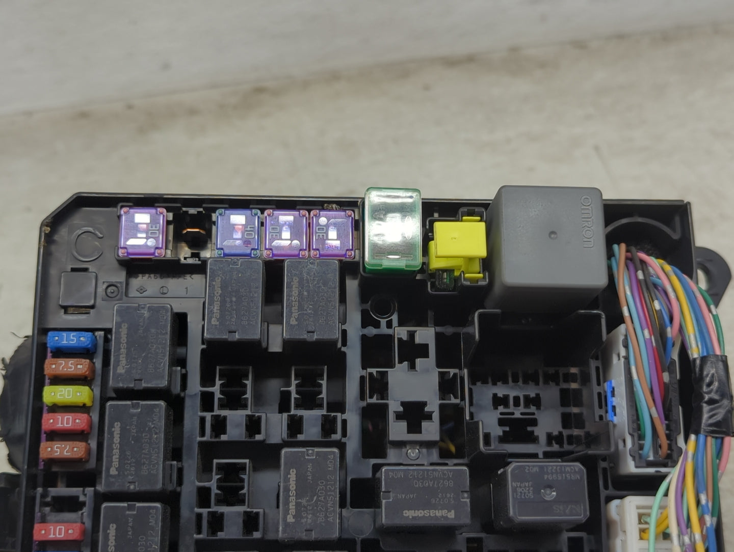 2012-2017 Mitsubishi Outlander Sport Fusebox Fuse Box Panel Relay Module P/N:8565A268 Fits Fits 2012 2013 2014 2015 2016 201