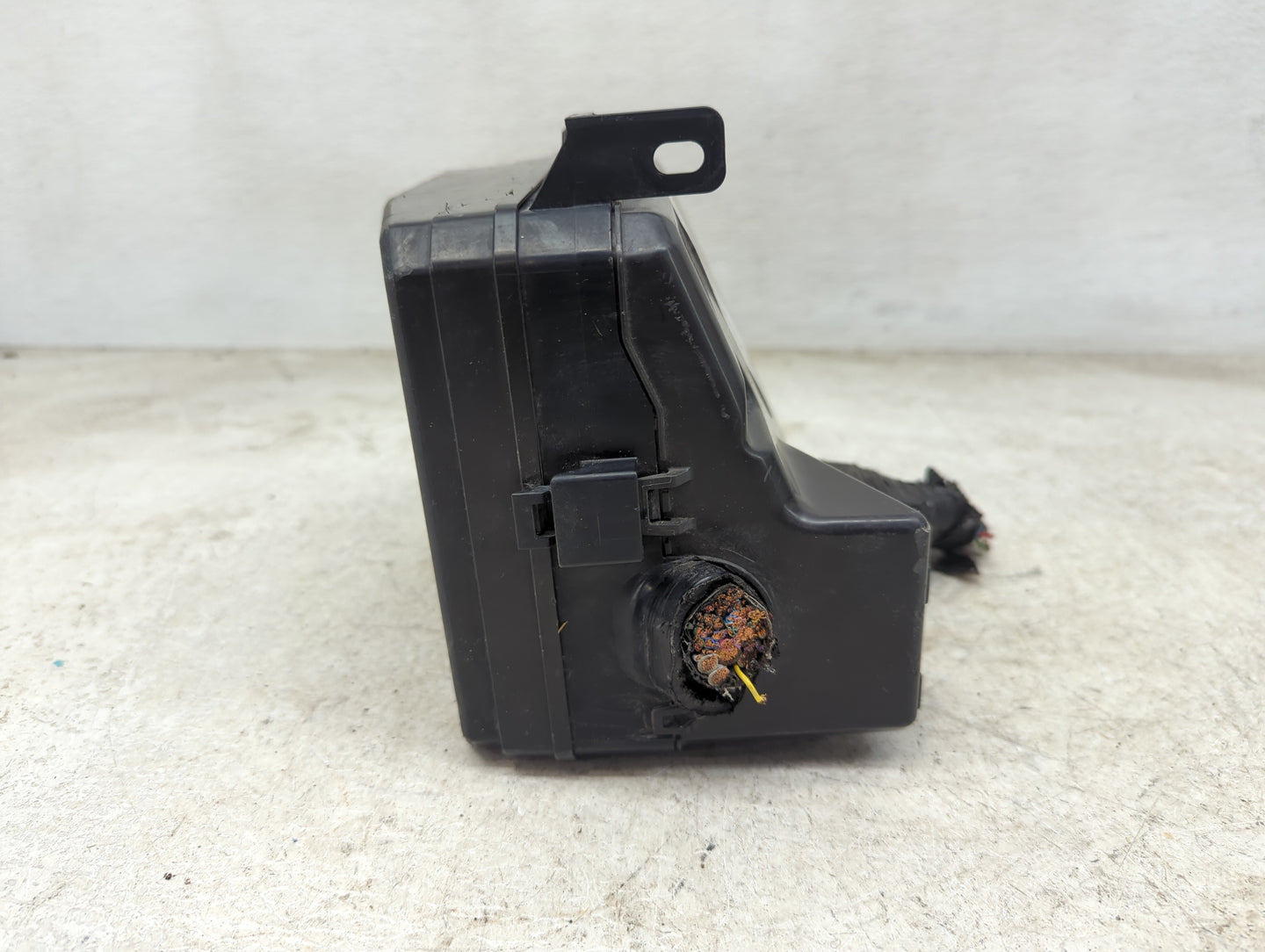 2012-2017 Mitsubishi Outlander Sport Fusebox Fuse Box Panel Relay Module P/N:8565A268 Fits Fits 2012 2013 2014 2015 2016 201