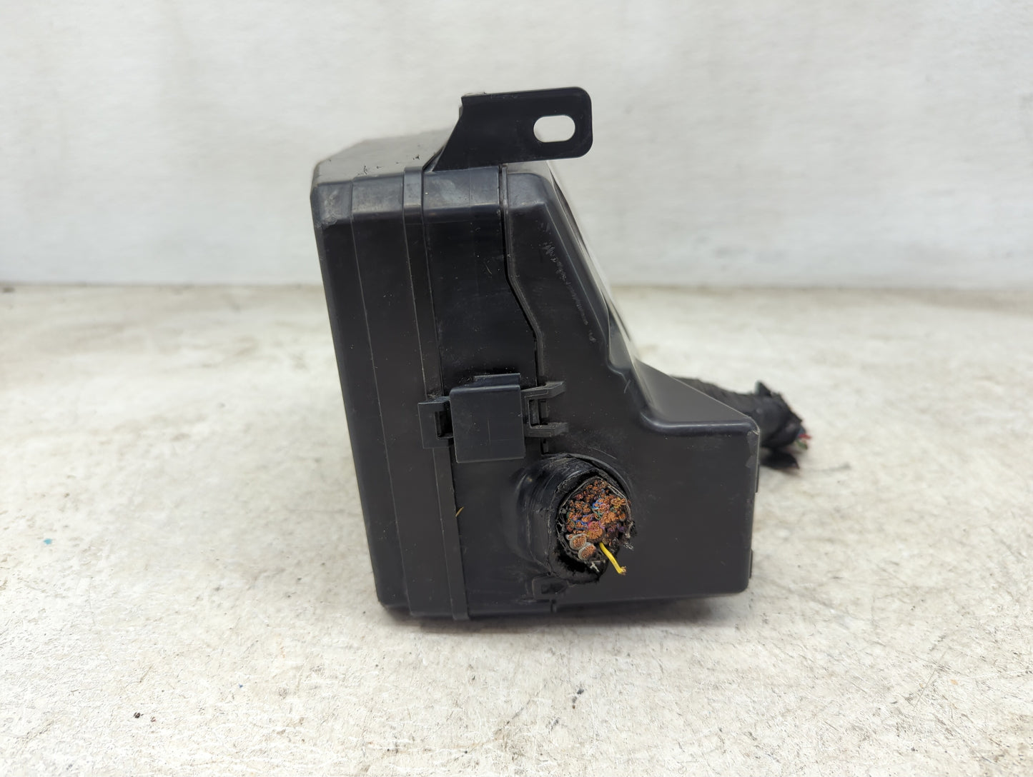 2012-2017 Mitsubishi Outlander Sport Fusebox Fuse Box Panel Relay Module P/N:8565A268 Fits Fits 2012 2013 2014 2015 2016 201