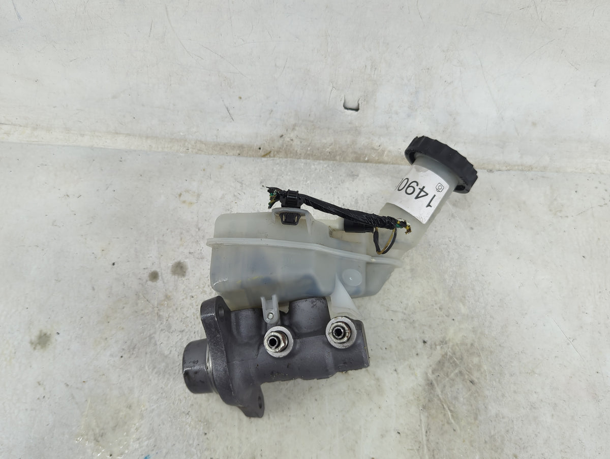 2011-2017 Mitsubishi Outlander Sport Brake Master Cylinder 1490874 - Oemusedautoparts1.com