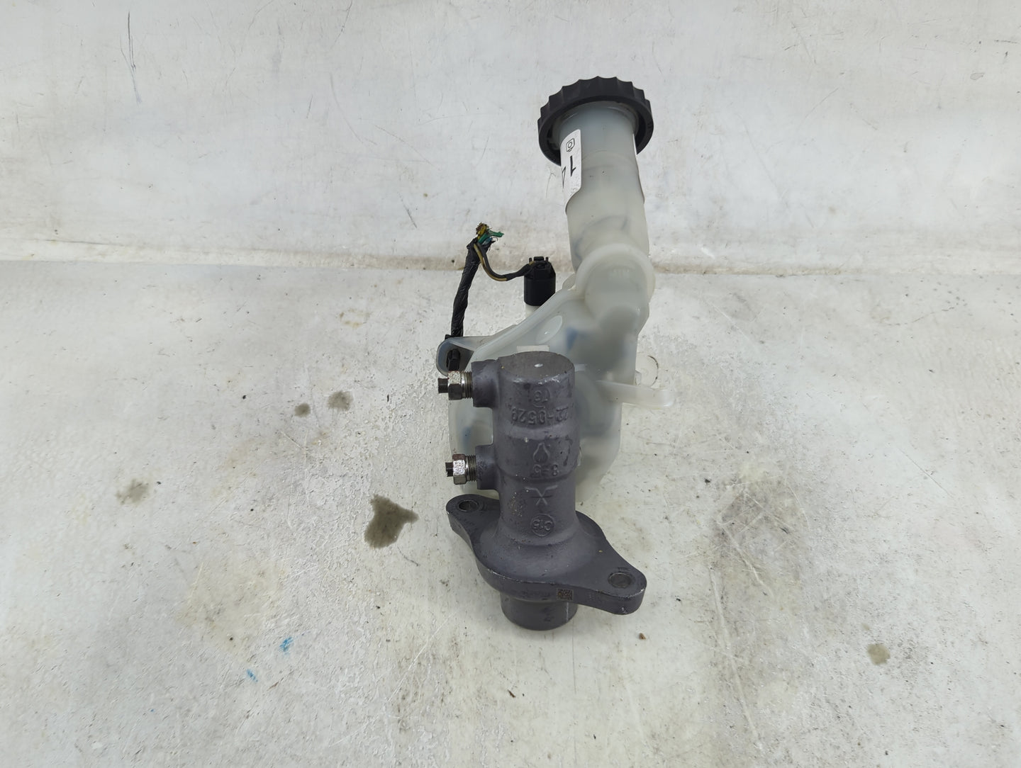 2011-2017 Mitsubishi Outlander Sport Brake Master Cylinder - Oemusedautoparts1.com
