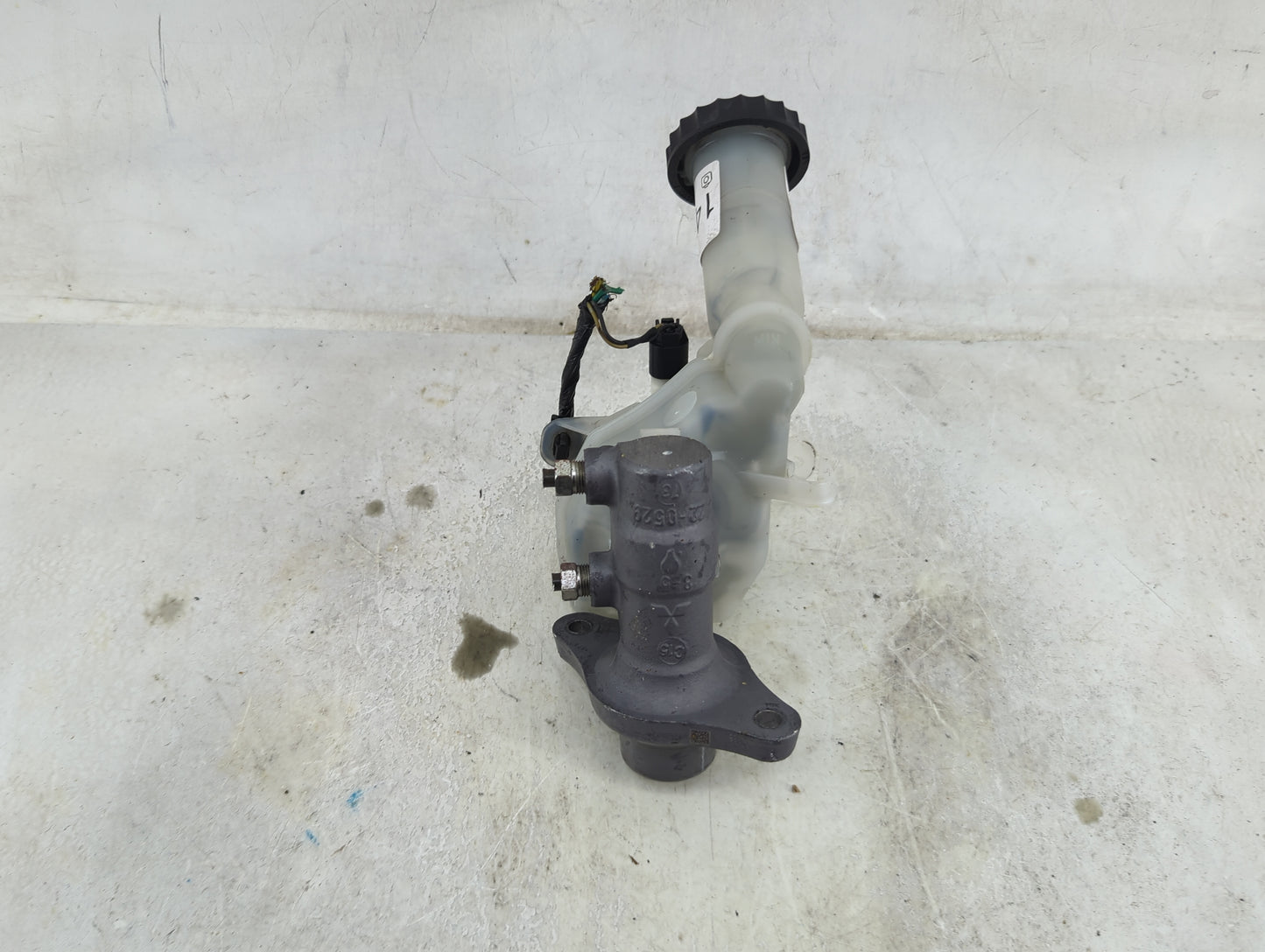 2011-2017 Mitsubishi Outlander Sport Brake Master Cylinder - Oemusedautoparts1.com