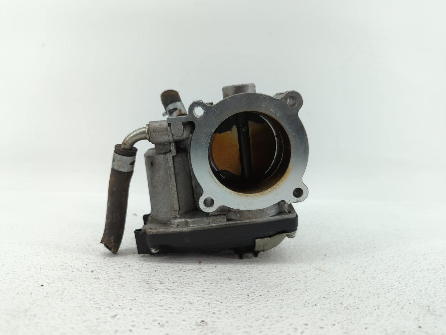 2015 Mitsubishi Outlander Sport Throttle Body P/N:57021 57021-B Fits OEM Used Auto Parts - Oemusedautoparts1.com
