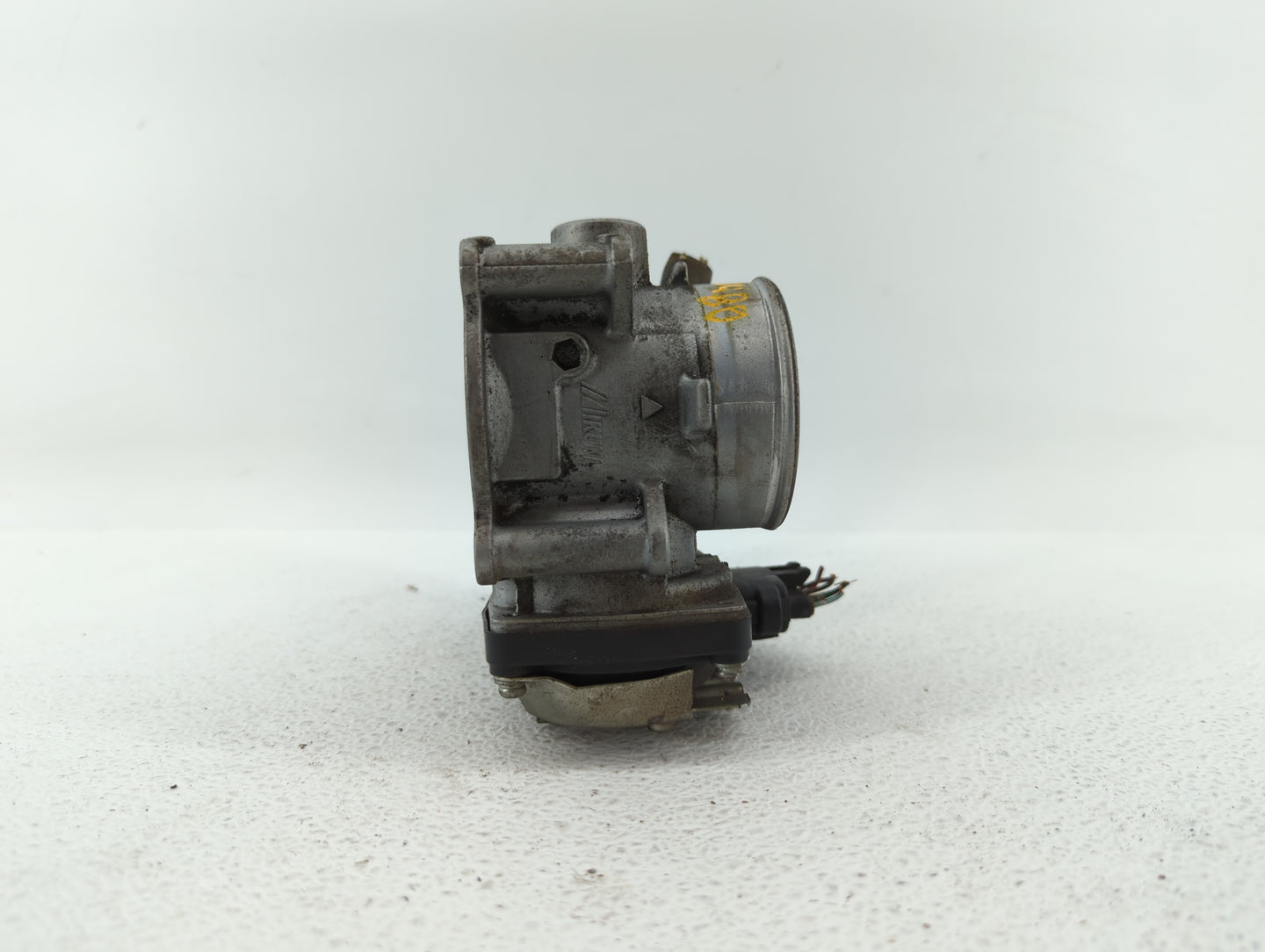 2015 Mitsubishi Outlander Sport Throttle Body P/N:57021 57021-B Fits OEM Used Auto Parts - Oemusedautoparts1.com