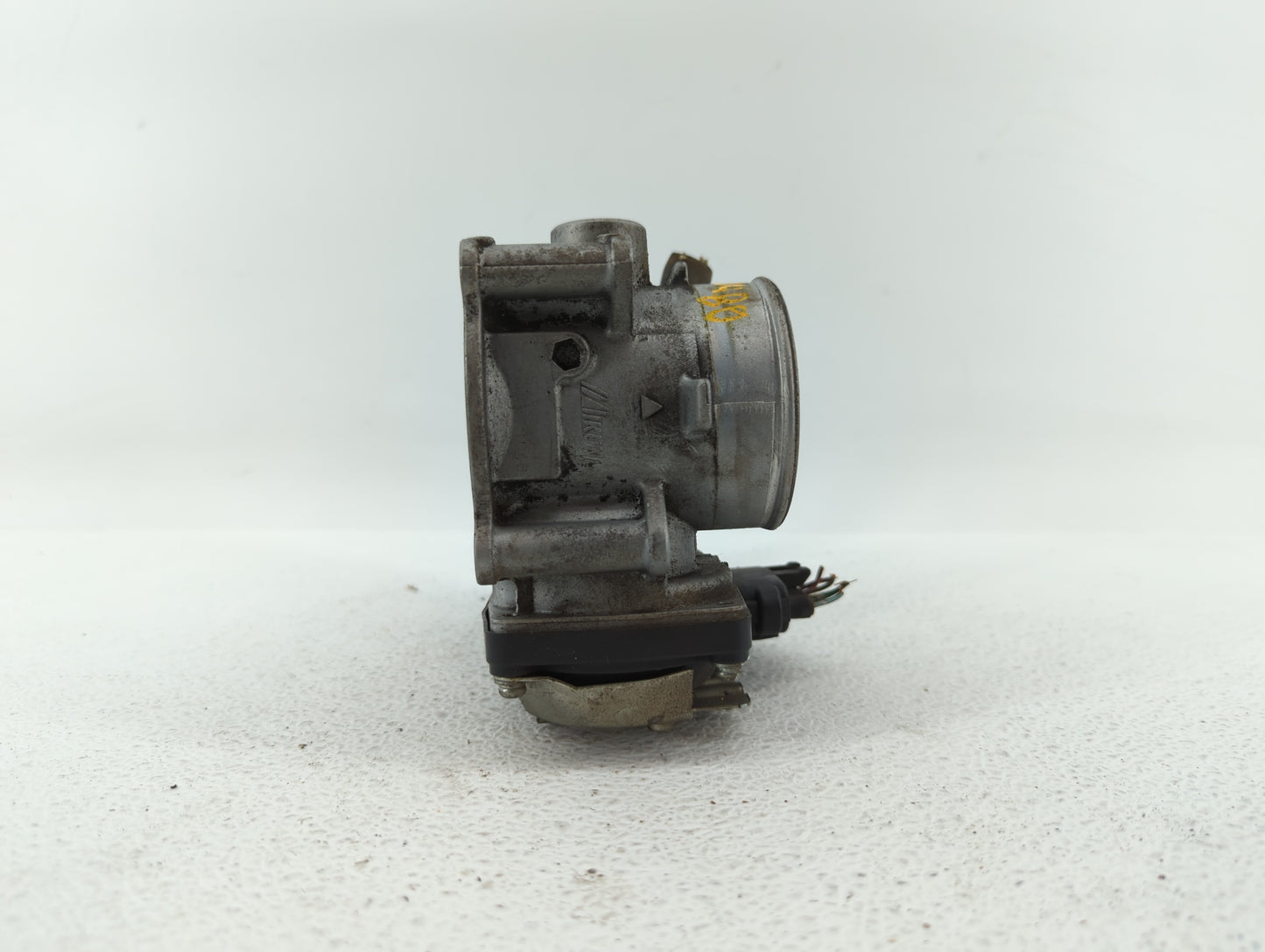 2015 Mitsubishi Outlander Sport Throttle Body P/N:57021 57021-B Fits OEM Used Auto Parts - Oemusedautoparts1.com