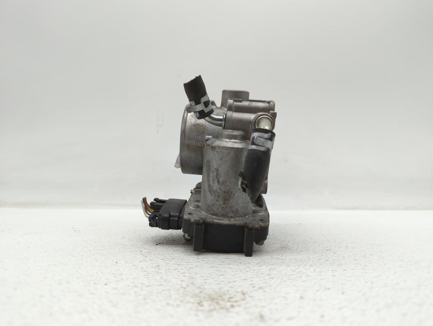 2015 Mitsubishi Outlander Sport Throttle Body P/N:67021 57021, 57021-B Fits OEM Used Auto Parts - Oemusedautoparts1.com
