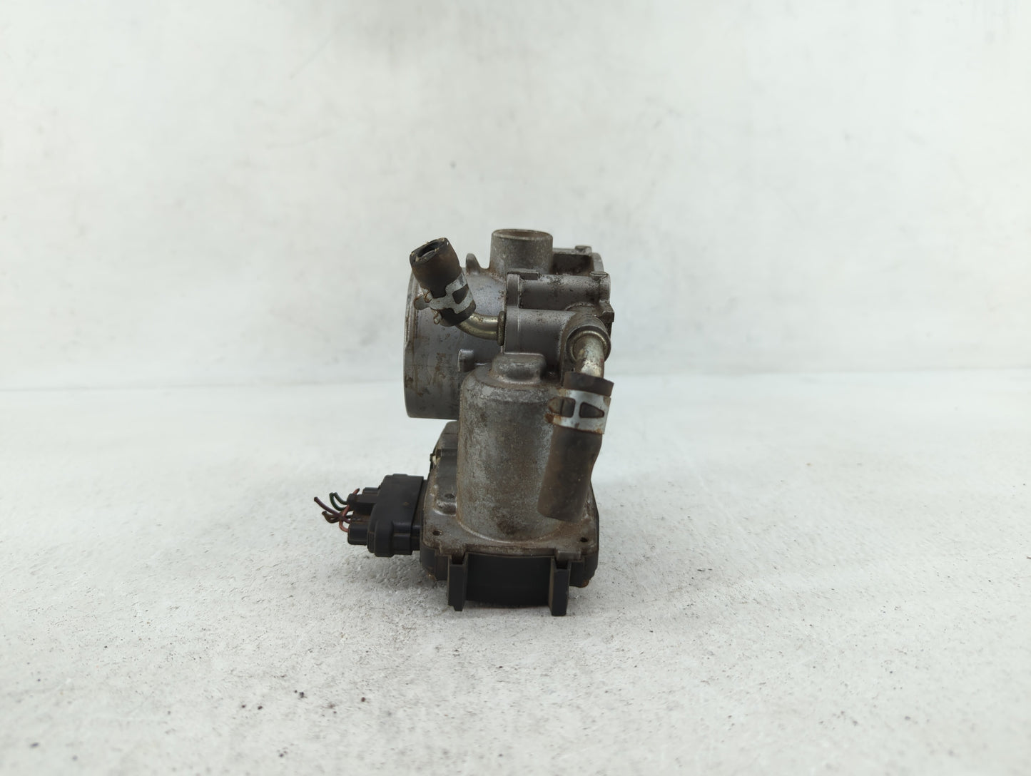 2015 Mitsubishi Outlander Sport Throttle Body P/N:57021 B Fits OEM Used Auto Parts - Oemusedautoparts1.com