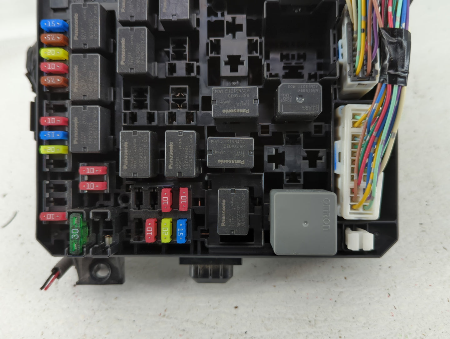 2012-2017 Mitsubishi Outlander Sport Fusebox Fuse Box Panel Relay Module P/N:8565A268 Fits Fits 2012 2013 2014 2015 2016 201