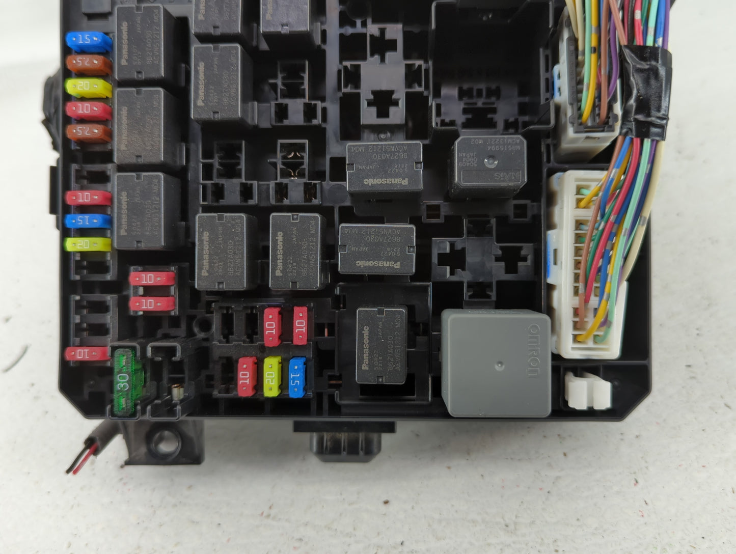 2012-2017 Mitsubishi Outlander Sport Fusebox Fuse Box Panel Relay Module P/N:8565A268 Fits Fits 2012 2013 2014 2015 2016 201