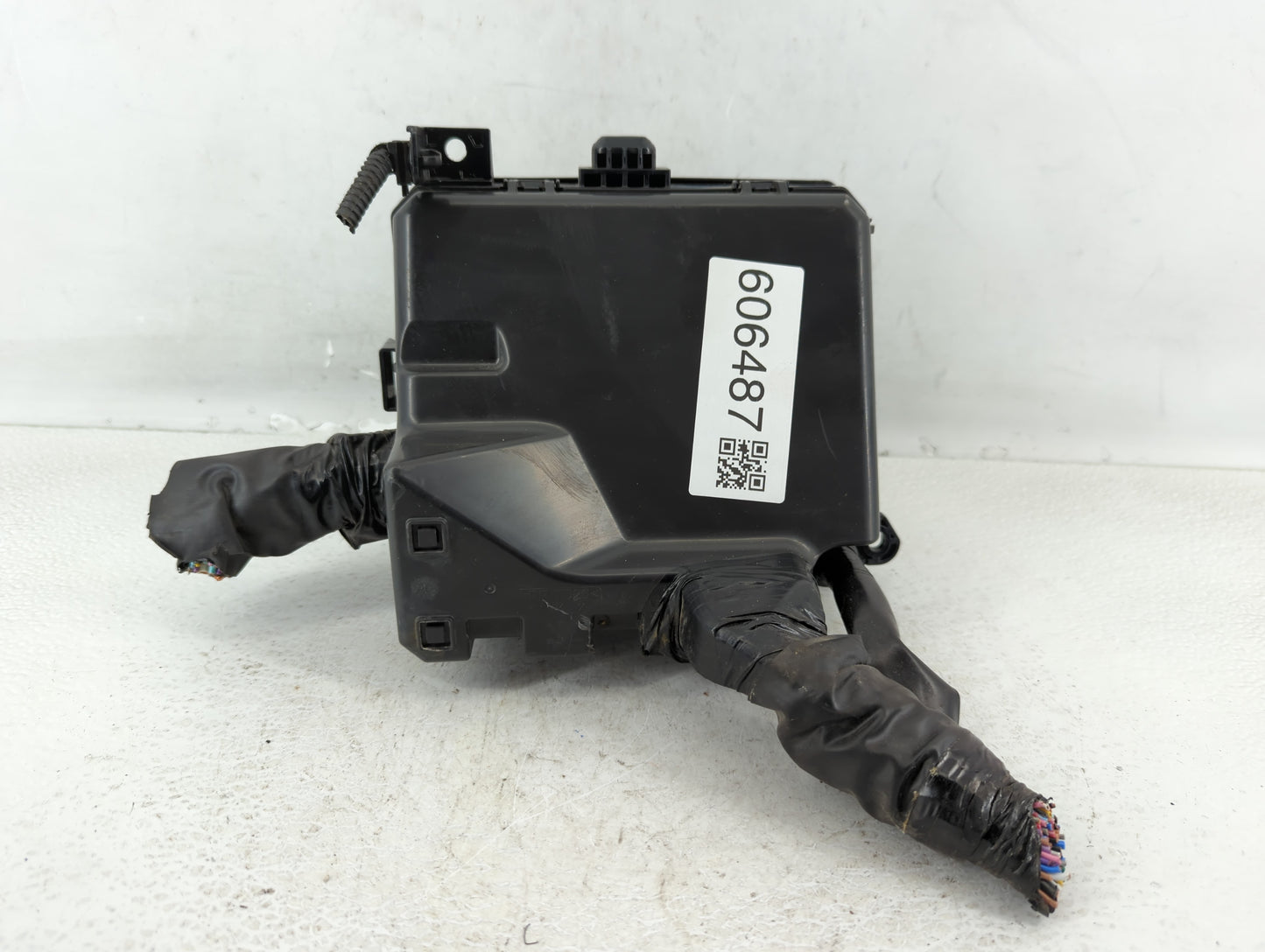 2012-2017 Mitsubishi Outlander Sport Fusebox Fuse Box Panel Relay Module P/N:8565A268 Fits Fits 2012 2013 2014 2015 2016 201