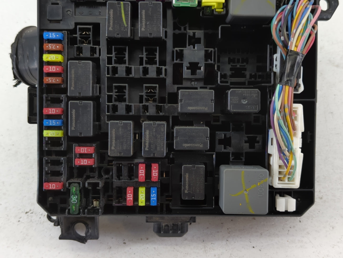 2012-2017 Mitsubishi Outlander Sport Fusebox Fuse Box Panel Relay Module P/N:8565A268 Fits Fits 2012 2013 2014 2015 2016 201