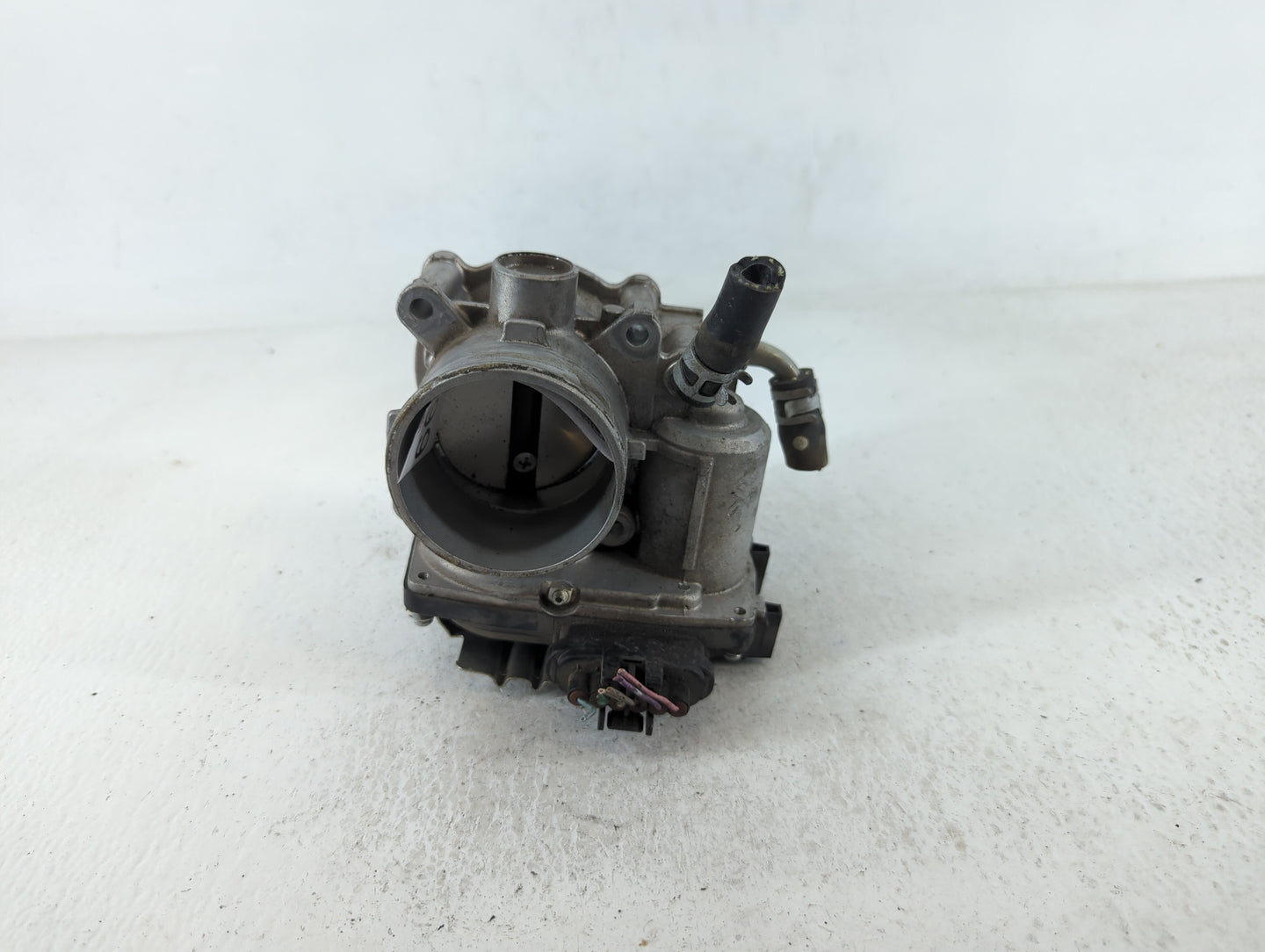 2013-2017 Mitsubishi Outlander Sport Throttle Body P/N:4X10 0018 Fits Fits 2013 2014 2015 2016 2017 OEM Used Auto Parts - Oe