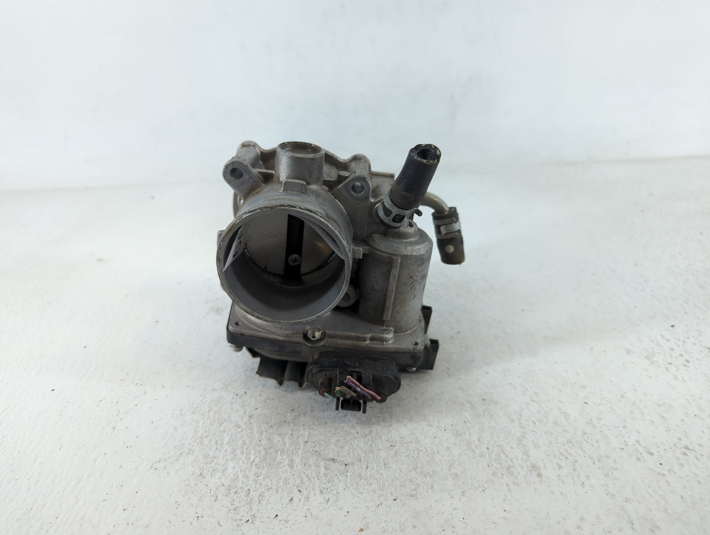 2013-2017 Mitsubishi Outlander Sport Throttle Body P/N:4X10 0018 Fits Fits 2013 2014 2015 2016 2017 OEM Used Auto Parts - Oe