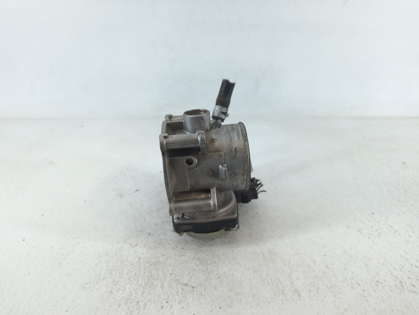 2013-2017 Mitsubishi Outlander Sport Throttle Body P/N:4X10 0018 Fits Fits 2013 2014 2015 2016 2017 OEM Used Auto Parts - Oe