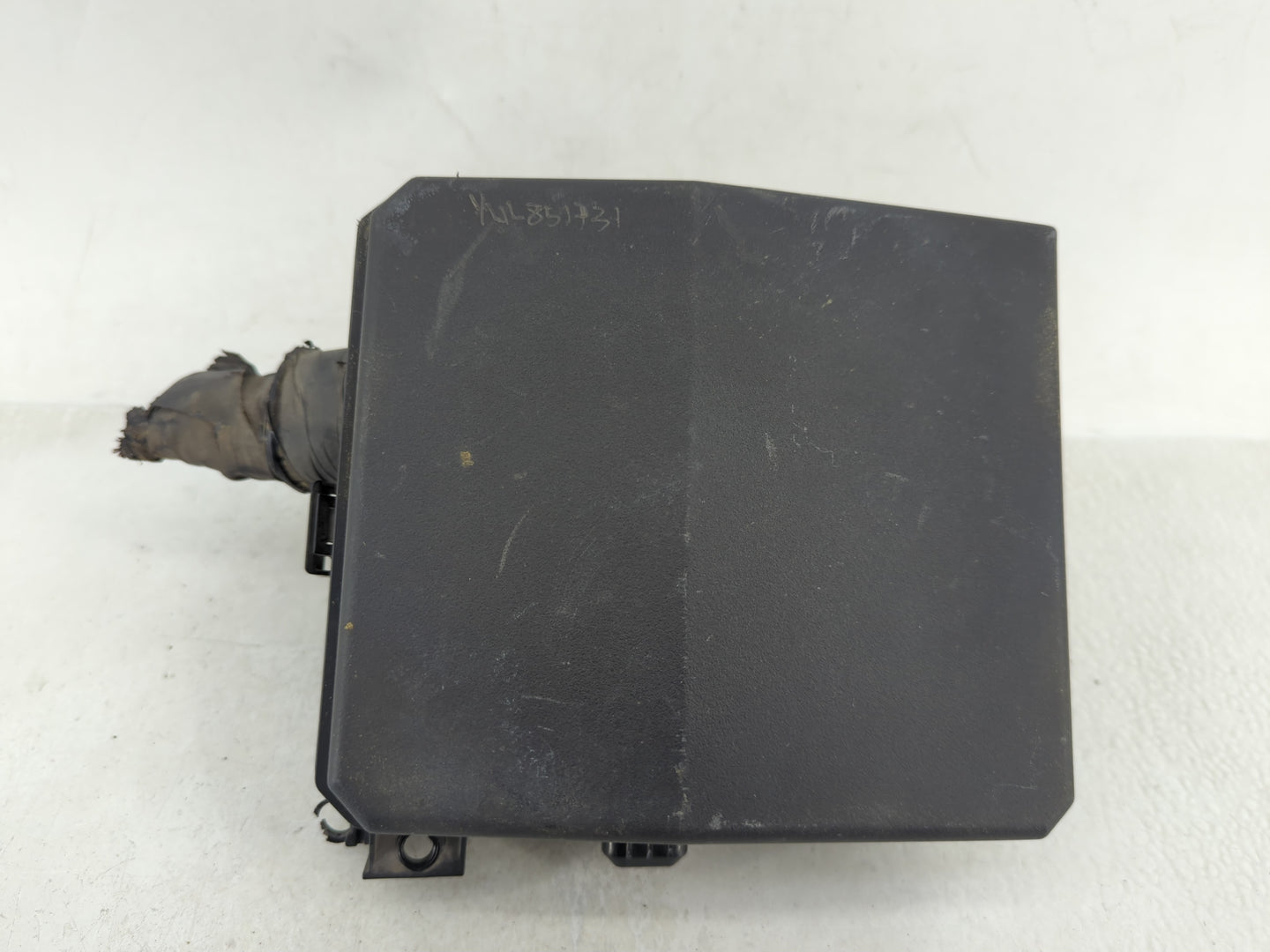 2012-2017 Mitsubishi Rvr Fusebox Fuse Box Panel Relay Module Fits Fits 2012 2013 2014 2015 2016 2017 OEM Used Auto Parts - O