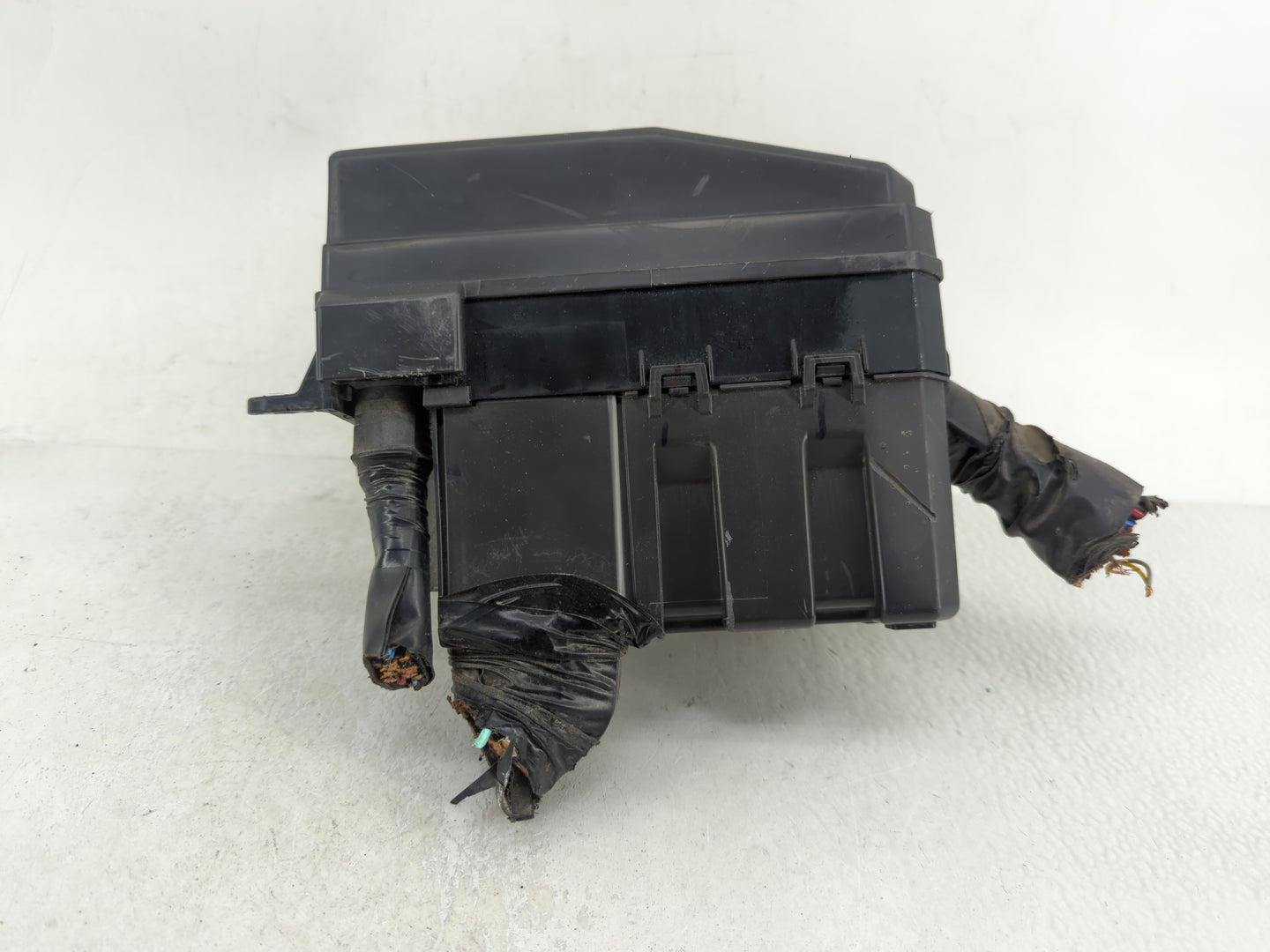 2012-2017 Mitsubishi Rvr Fusebox Fuse Box Panel Relay Module Fits Fits 2012 2013 2014 2015 2016 2017 OEM Used Auto Parts - O