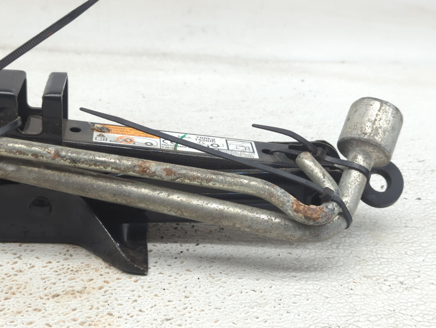 2015 Mitsubishi Mirage Mirage Spare Scissor Car Jack - Oemusedautoparts1.com
