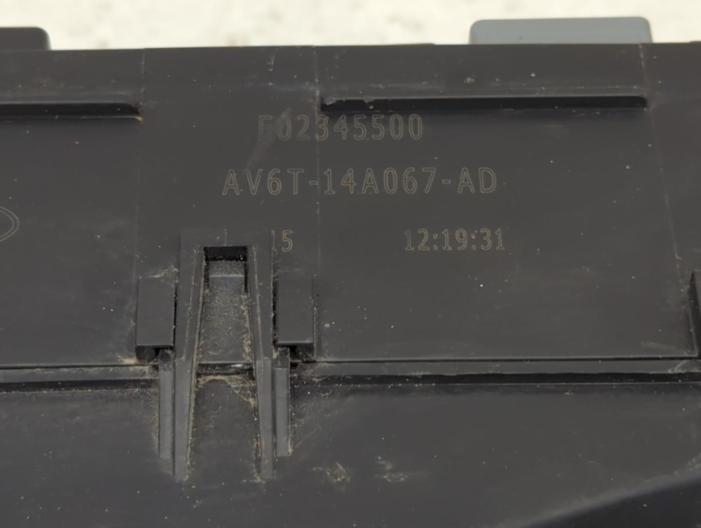 2015 Mkc Mkc Fusebox Fuse Box Panel Relay Module P/N:AV6T-14A067-AD F02345500 Fits Fits 2016 OEM Used Auto Parts - Oemusedau
