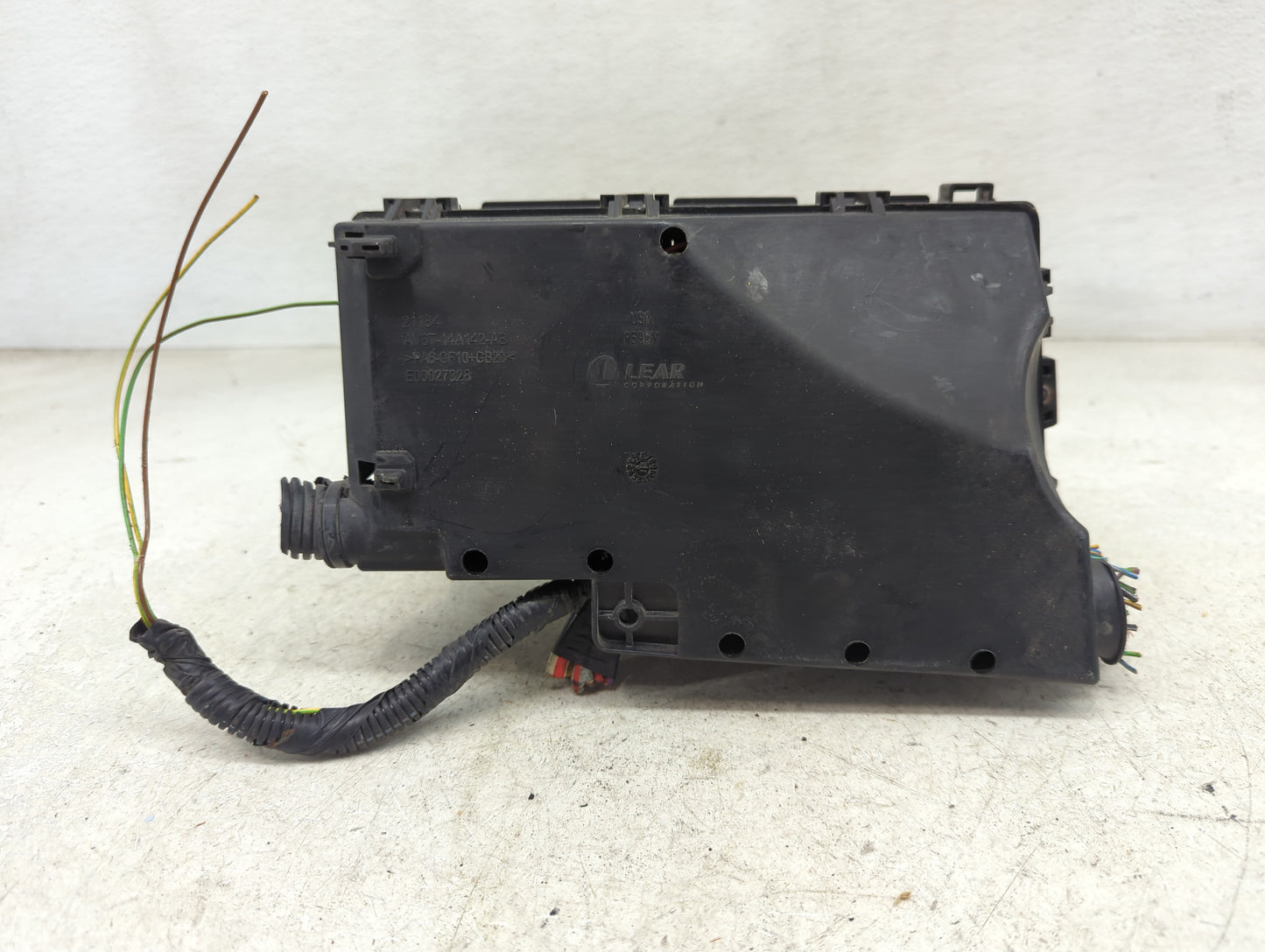 2015 Mkc Mkc Fusebox Fuse Box Panel Relay Module P/N:AV6T-14A067-AD F02345500 Fits Fits 2016 OEM Used Auto Parts - Oemusedau