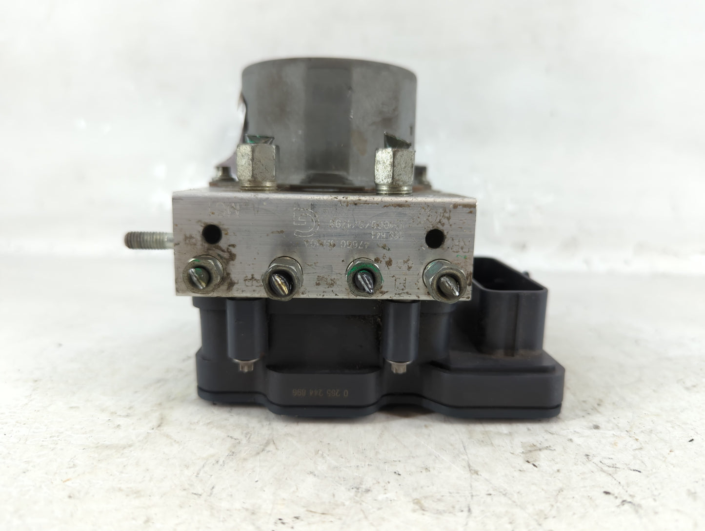 2015 Nissan Altima ABS Pump Control Module Replacement P/N:47660 9HM0A Fits OEM Used Auto Parts - Oemusedautoparts1.com