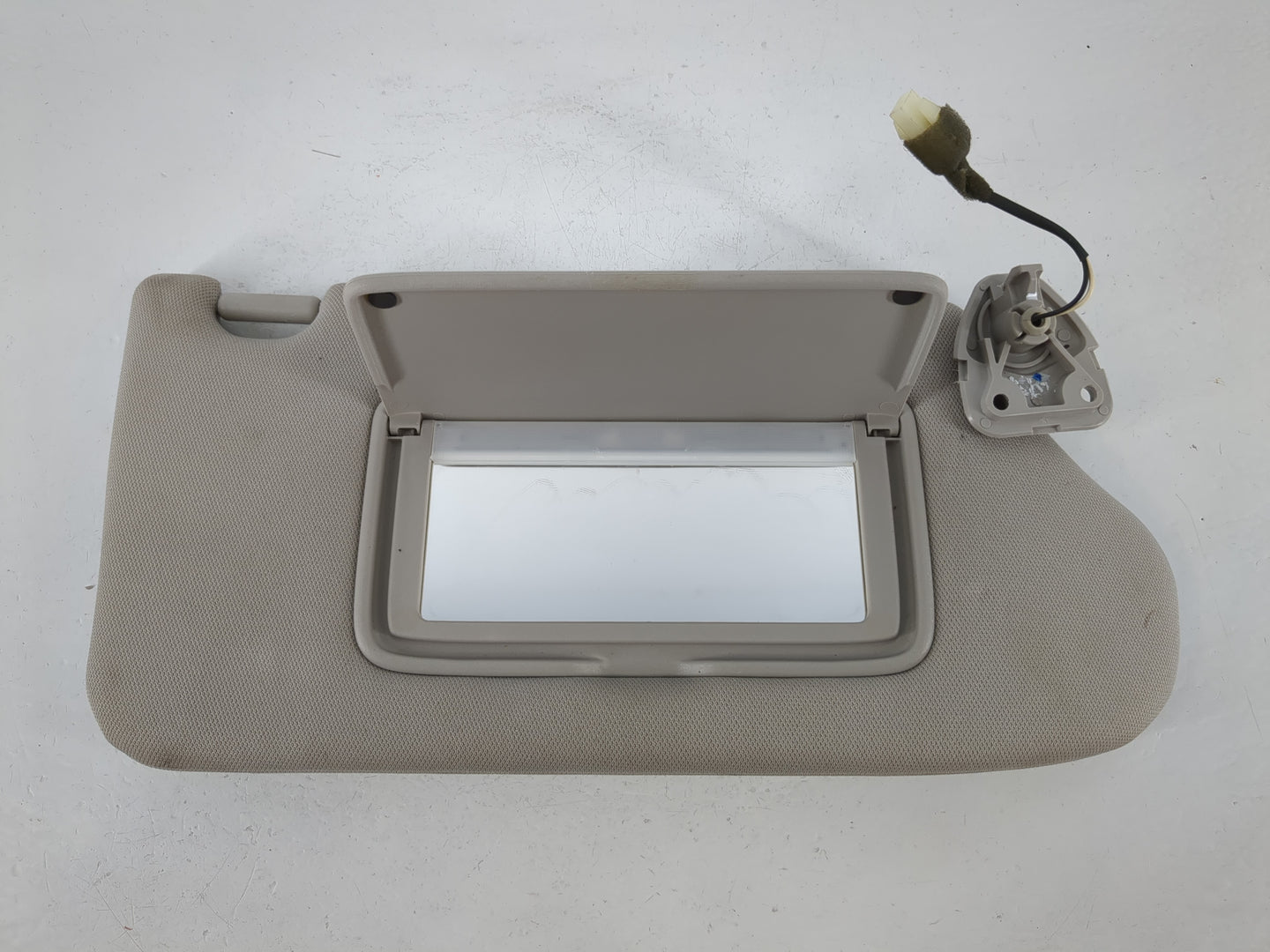 2013-2018 Nissan Altima Sun Visor Shade Replacement Passenger Right Mirror Fits Fits 2013 2014 2015 2016 2017 2018 OEM Used 