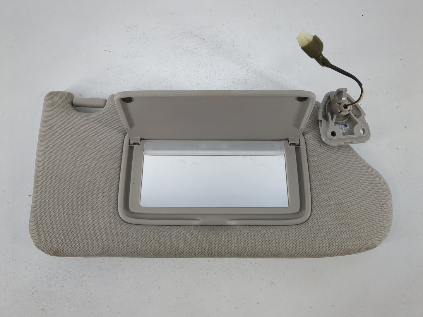 2013-2018 Nissan Altima Sun Visor Shade Replacement Passenger Right Mirror Fits Fits 2013 2014 2015 2016 2017 2018 OEM Used 