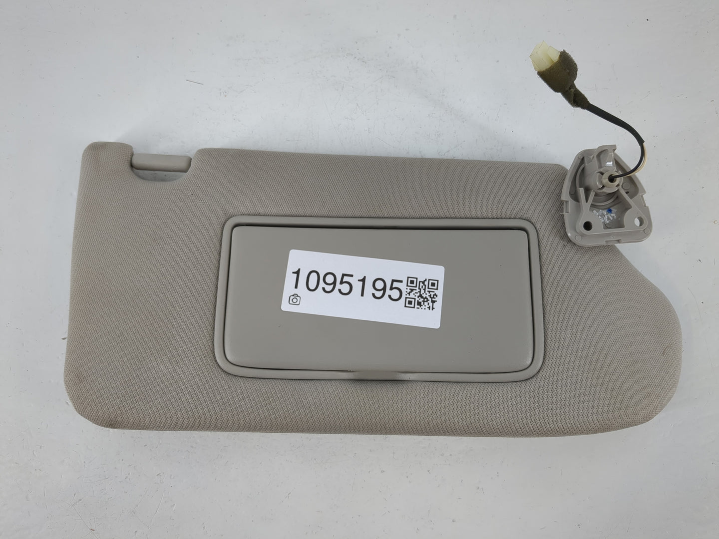2013-2018 Nissan Altima Sun Visor Shade Replacement Passenger Right Mirror Fits Fits 2013 2014 2015 2016 2017 2018 OEM Used 