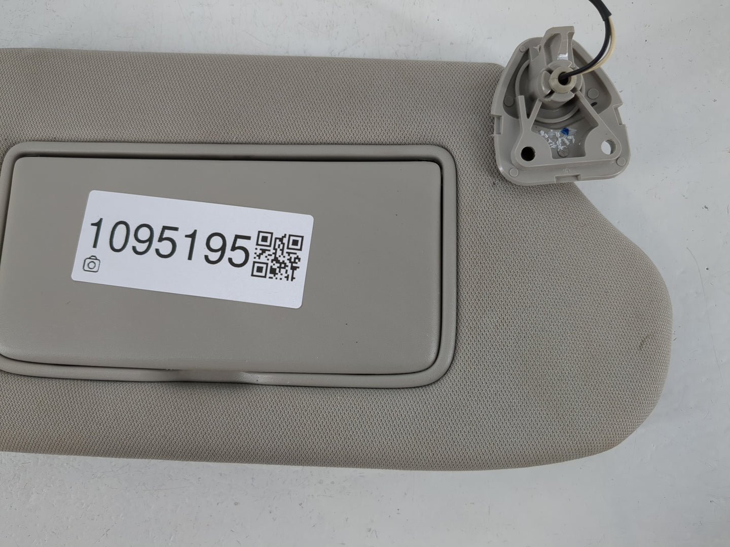 2013-2018 Nissan Altima Sun Visor Shade Replacement Passenger Right Mirror Fits Fits 2013 2014 2015 2016 2017 2018 OEM Used 