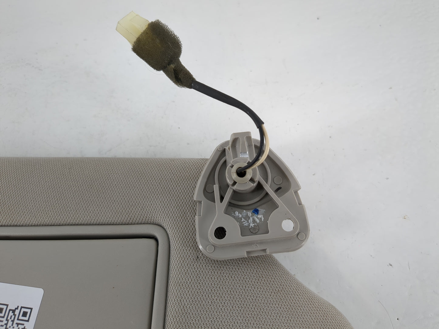 2013-2018 Nissan Altima Sun Visor Shade Replacement Passenger Right Mirror Fits Fits 2013 2014 2015 2016 2017 2018 OEM Used 