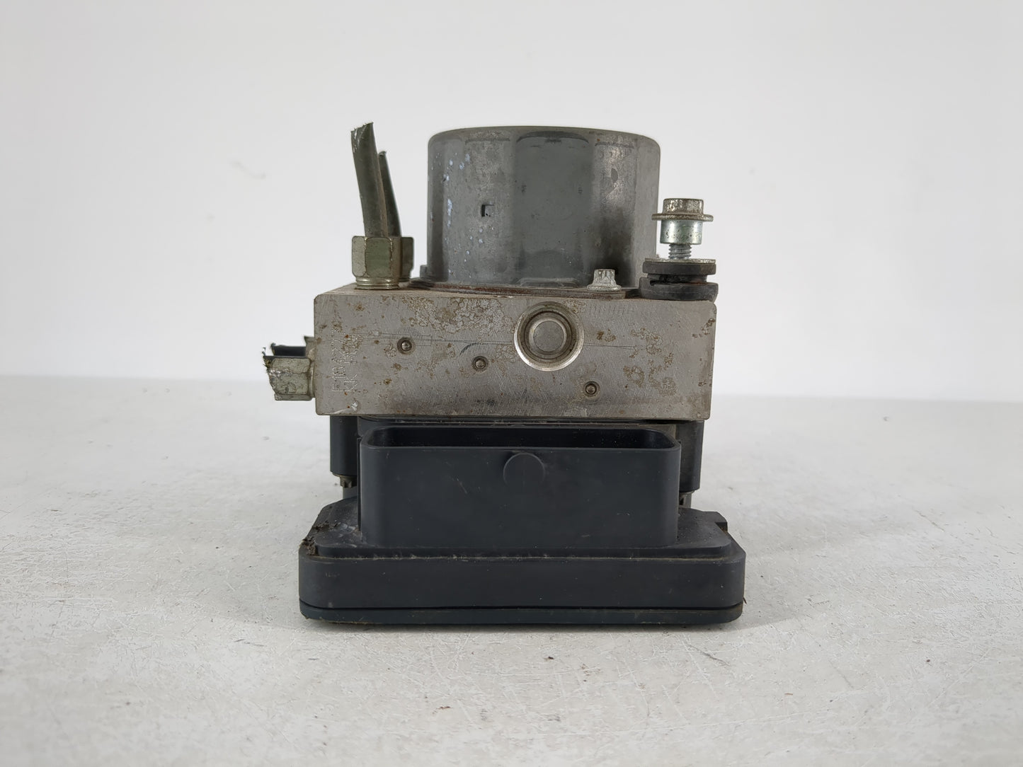 2015 Nissan Altima ABS Pump Control Module Replacement P/N:47660 9HM0A Fits OEM Used Auto Parts - Oemusedautoparts1.com