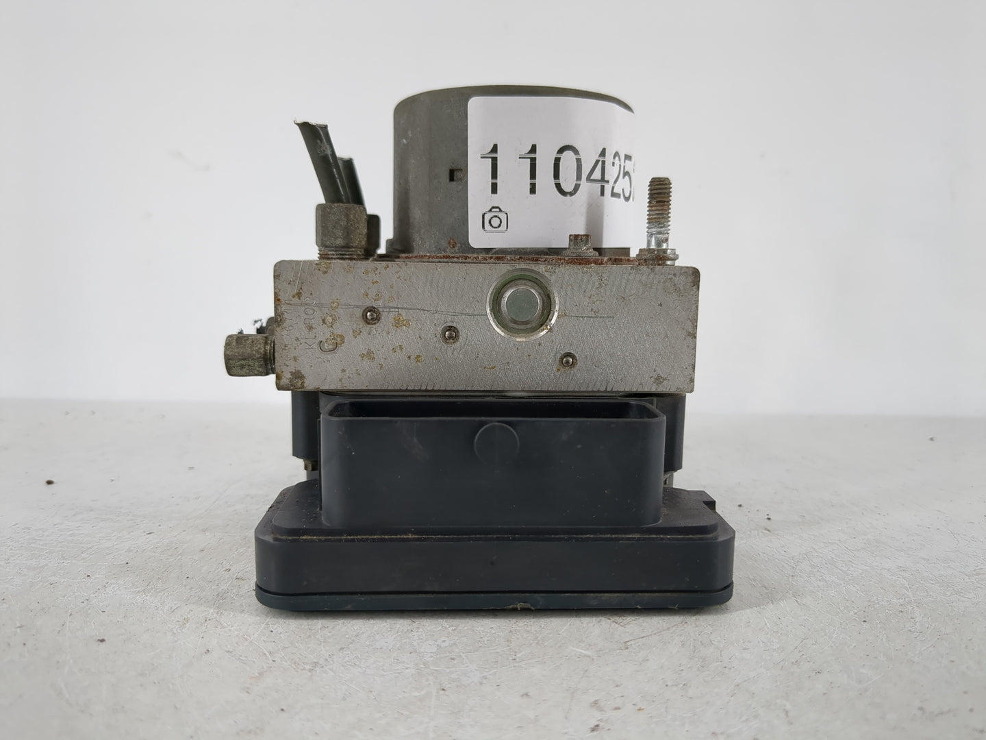 2015 Nissan Altima ABS Pump Control Module Replacement P/N:47660 3TA0C Fits OEM Used Auto Parts - Oemusedautoparts1.com