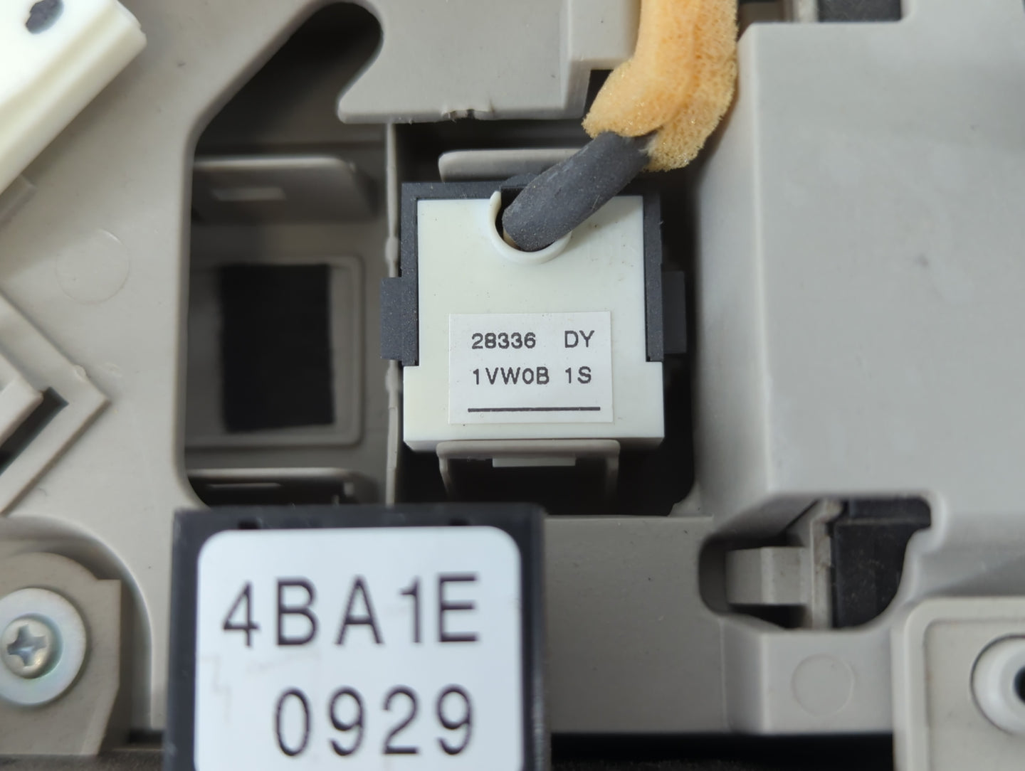 2015 Nissan Altima Overhead Roof Console - Oemusedautoparts1.com