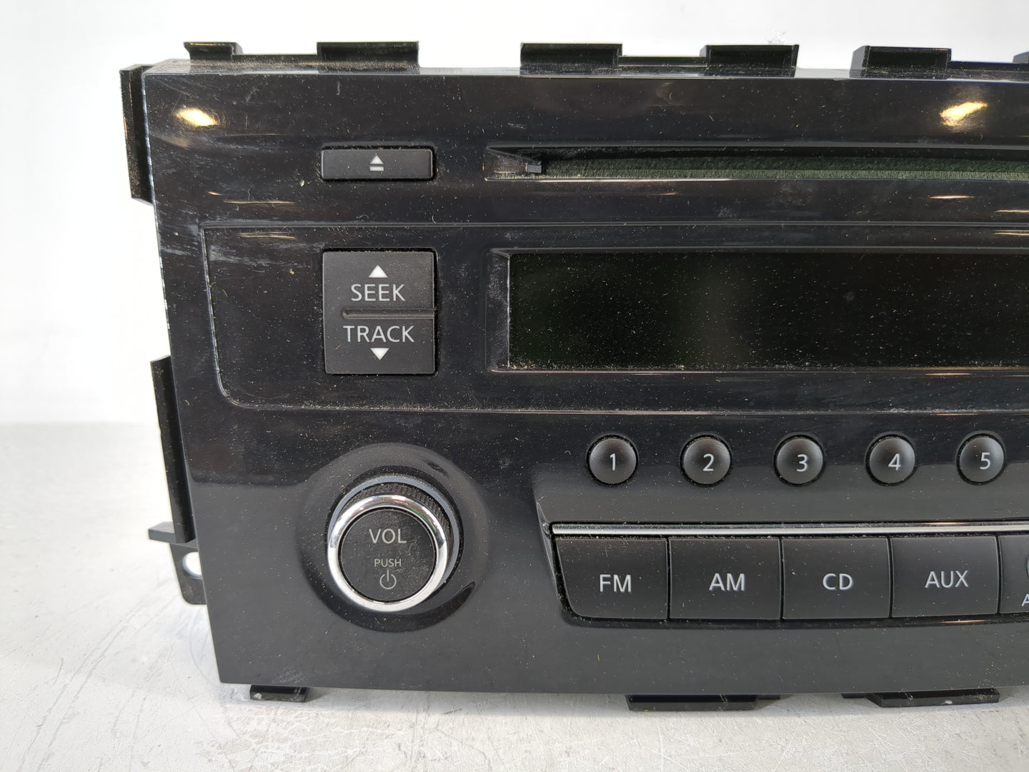 2013-2015 Nissan Altima Radio AM FM Cd Player Receiver Replacement P/N:28185 3TB0G Fits Fits 2013 2014 2015 OEM Used Auto Pa