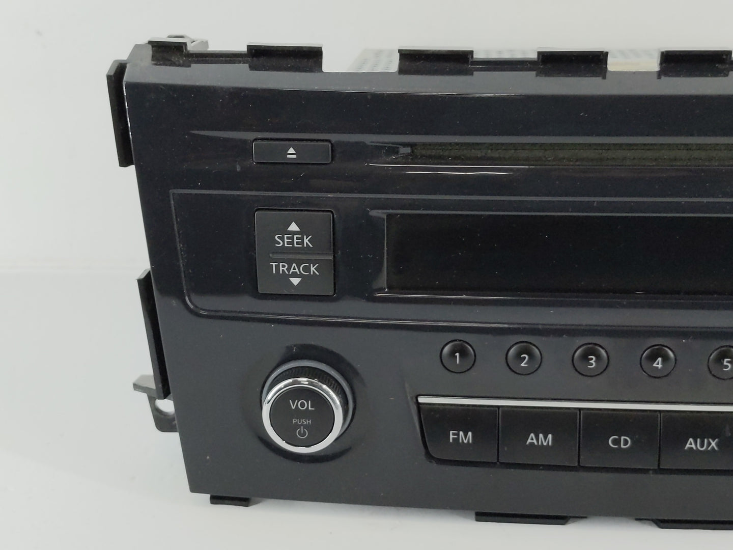 2013-2015 Nissan Altima Radio AM FM Cd Player Receiver Replacement P/N:28185 3TB0G Fits Fits 2013 2014 2015 OEM Used Auto Pa