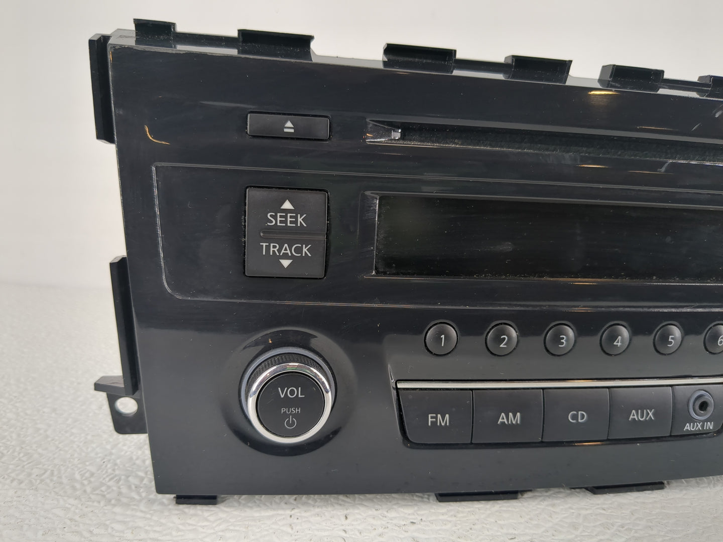 2013-2015 Nissan Altima Radio AM FM Cd Player Receiver Replacement P/N:28185 3TB0G Fits Fits 2013 2014 2015 OEM Used Auto Pa