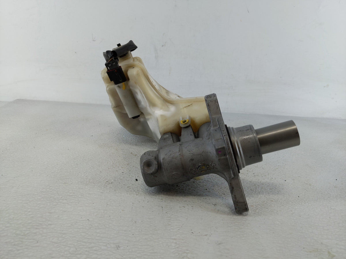 2013-2018 Nissan Altima Brake Master Cylinder 1157266 - Oemusedautoparts1.com