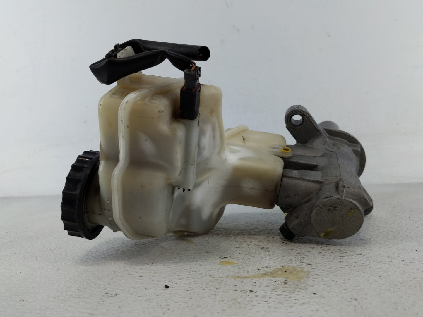2013-2018 Nissan Altima Brake Master Cylinder - Oemusedautoparts1.com