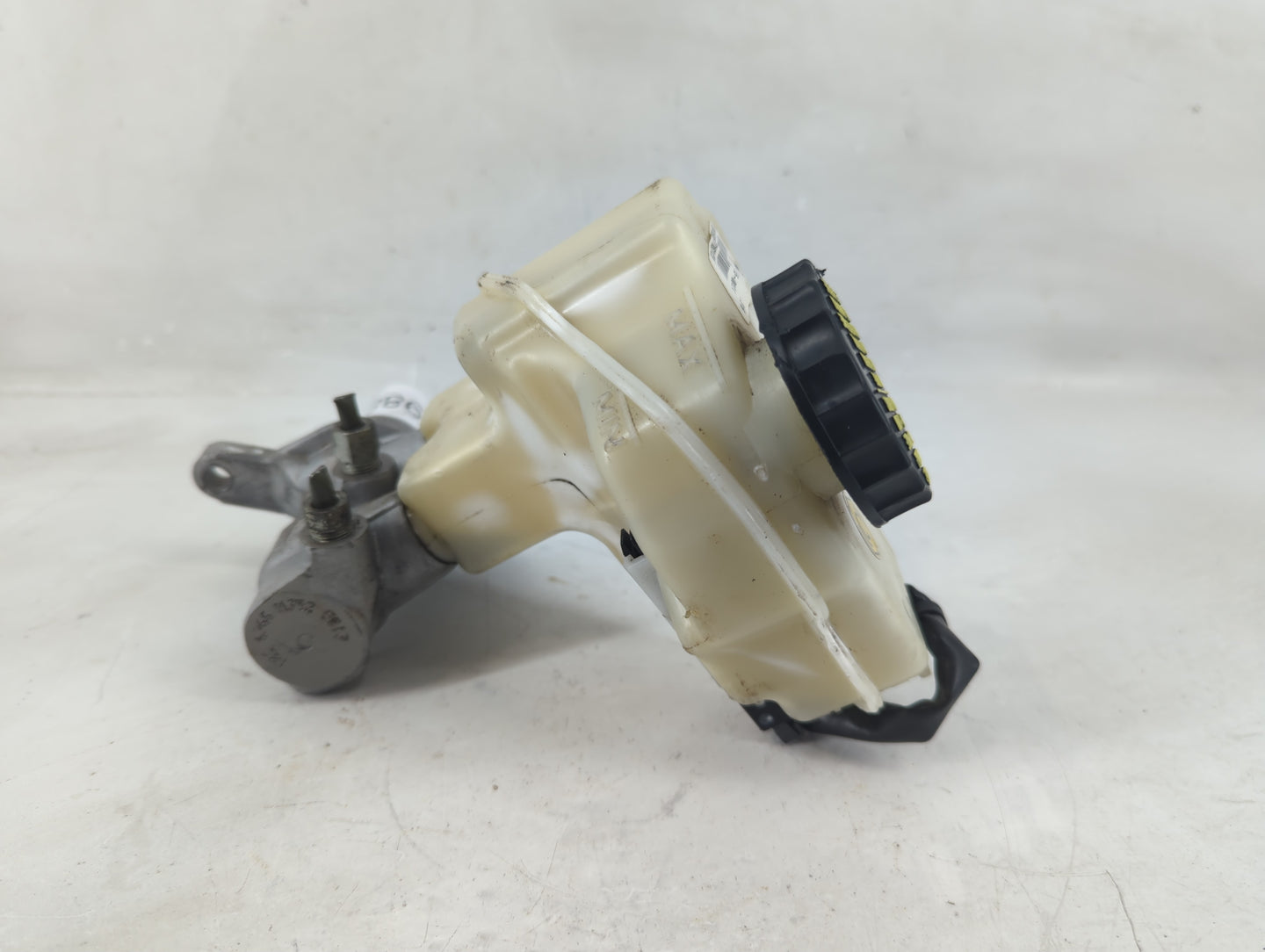 2013-2018 Nissan Altima Brake Master Cylinder - Oemusedautoparts1.com