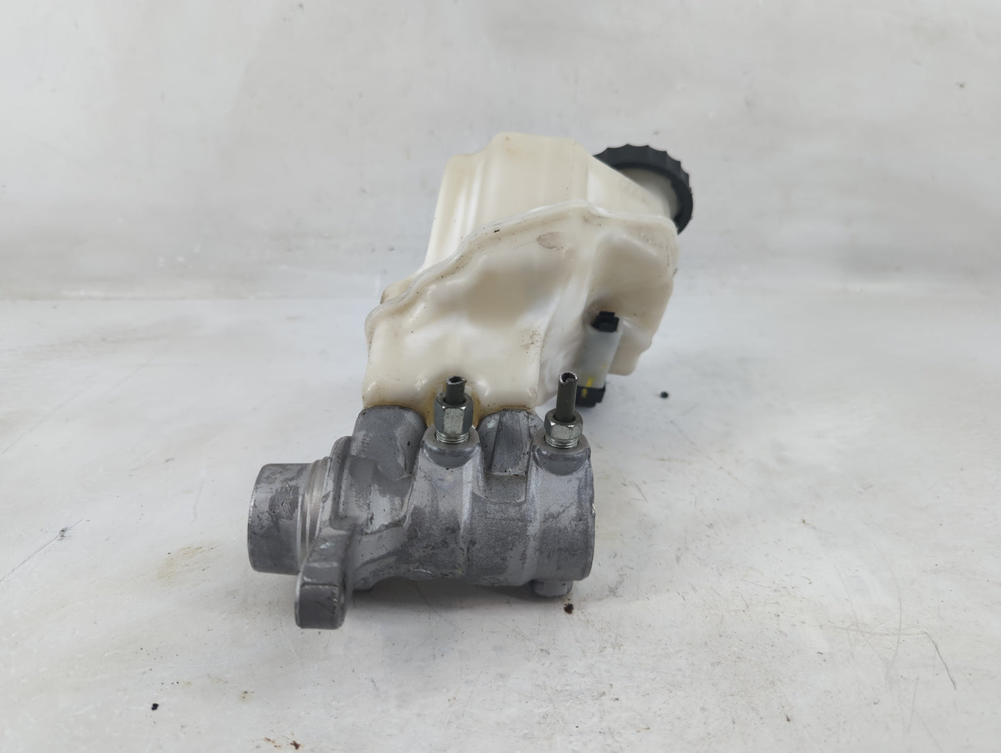 2013-2018 Nissan Altima Brake Master Cylinder - Oemusedautoparts1.com