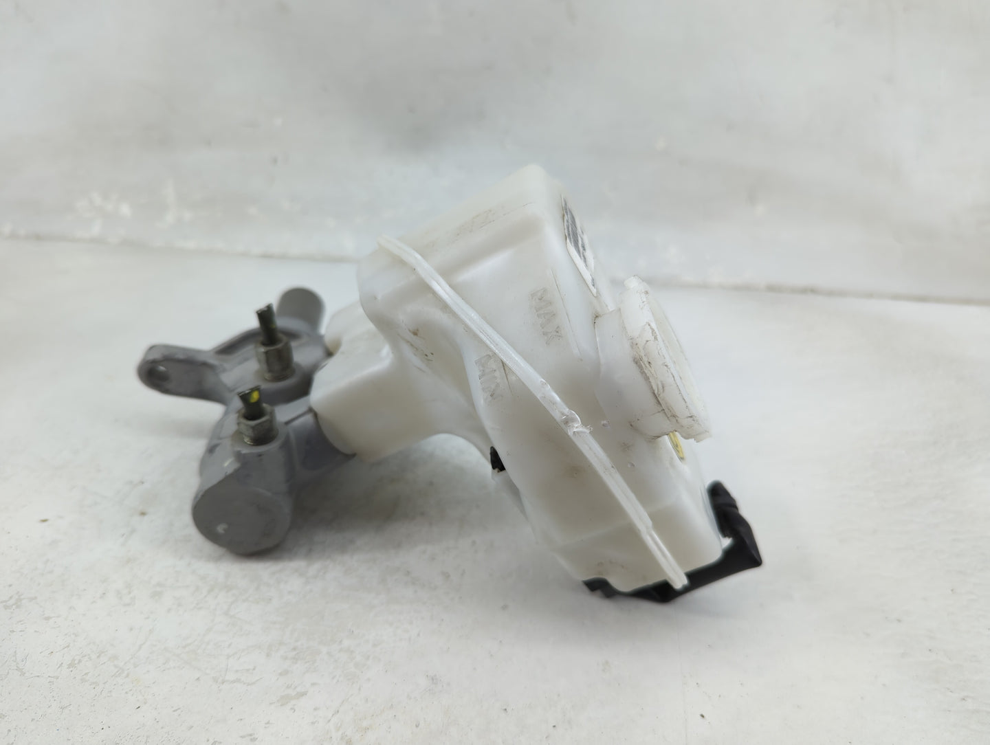 2013-2018 Nissan Altima Brake Master Cylinder 1225402 - Oemusedautoparts1.com