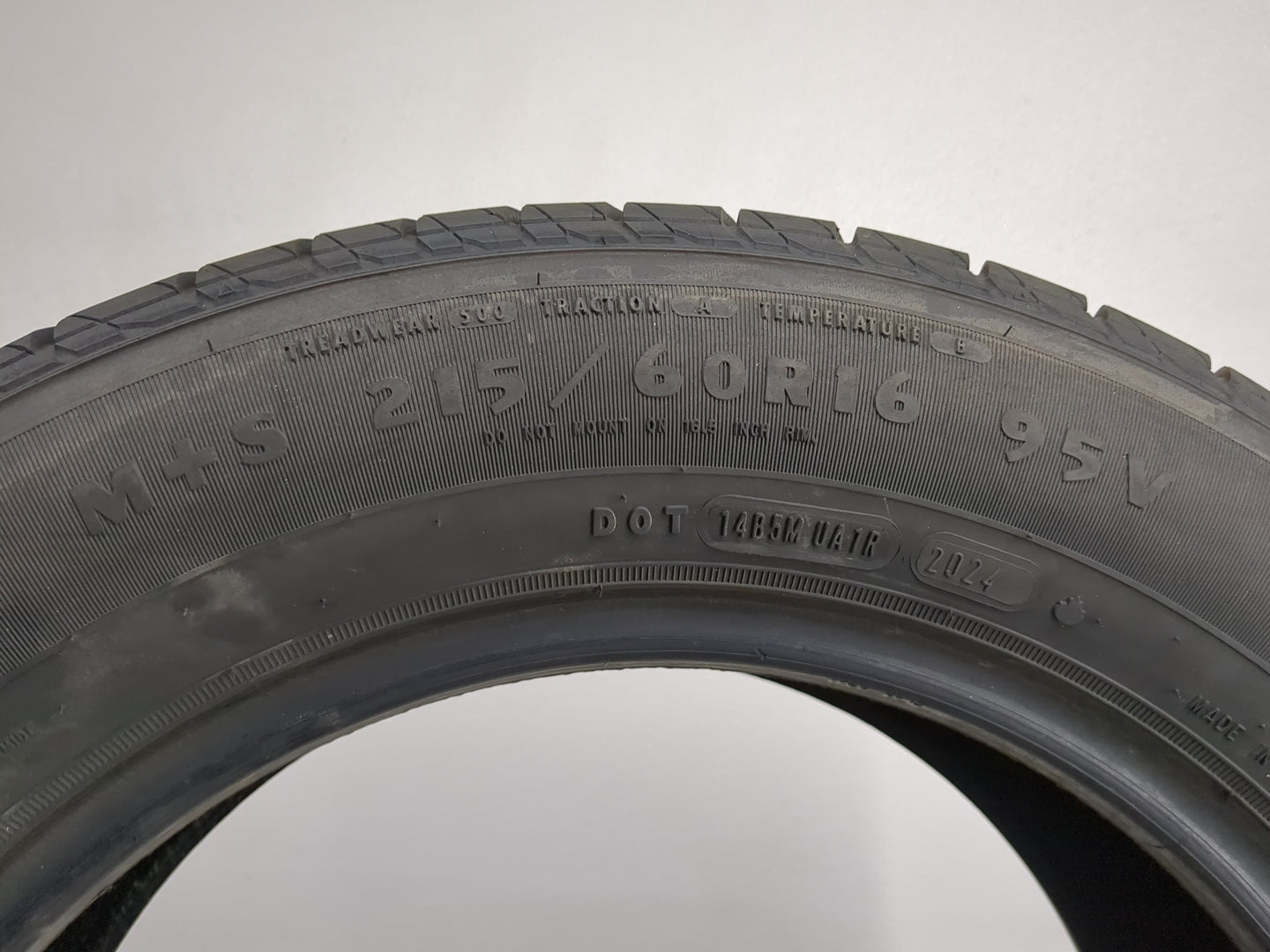 Used Tire 215/60R16 DOUGLAS TOURING A/S 95V - Tread Depth 8/32 - Oemusedautoparts1.com