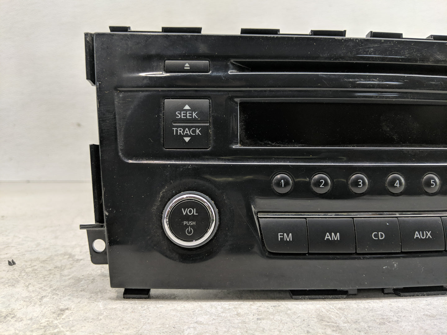 2013-2015 Nissan Altima Radio AM FM Cd Player Receiver Replacement P/N:28185 3TB0G Fits Fits 2013 2014 2015 OEM Used Auto Pa