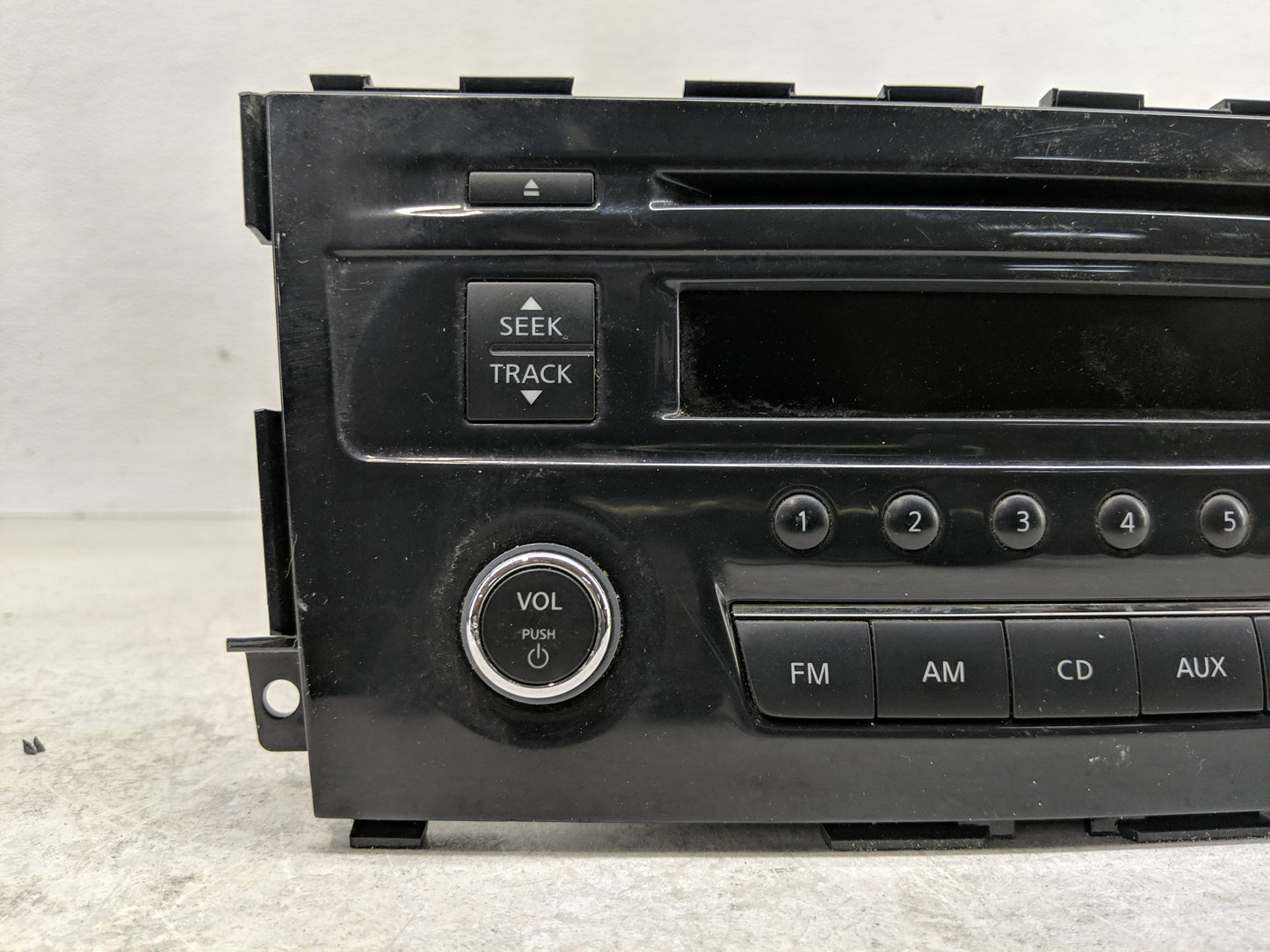 2013-2015 Nissan Altima Radio AM FM Cd Player Receiver Replacement P/N:28185 3TB0G Fits Fits 2013 2014 2015 OEM Used Auto Pa
