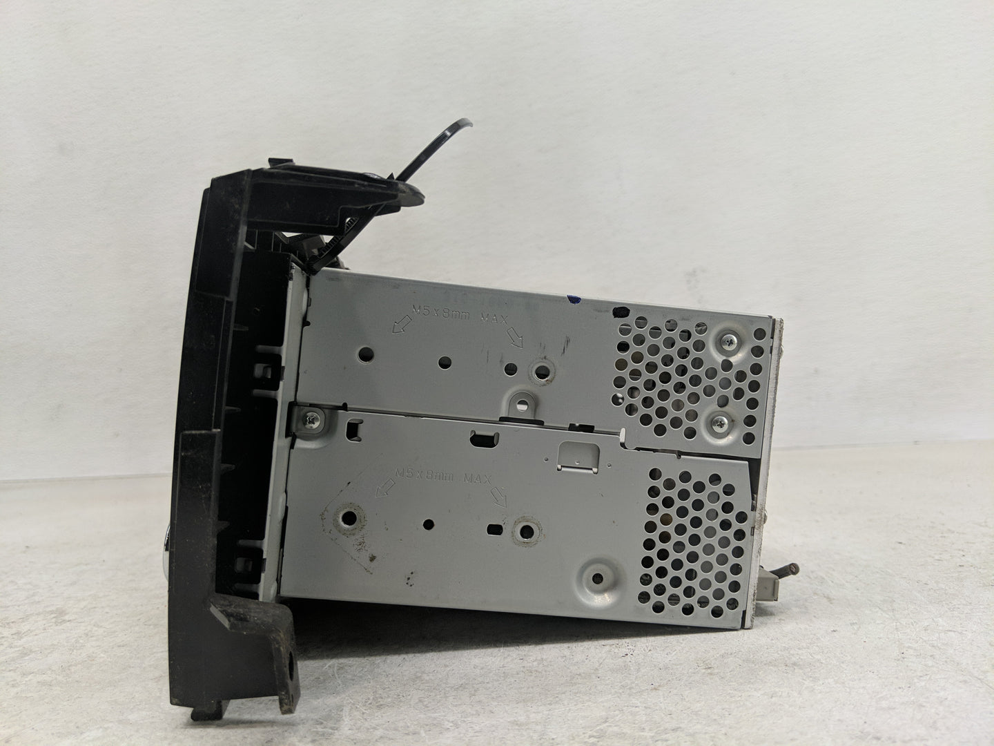 2013-2015 Nissan Altima Radio AM FM Cd Player Receiver Replacement P/N:28185 3TB0G Fits Fits 2013 2014 2015 OEM Used Auto Pa