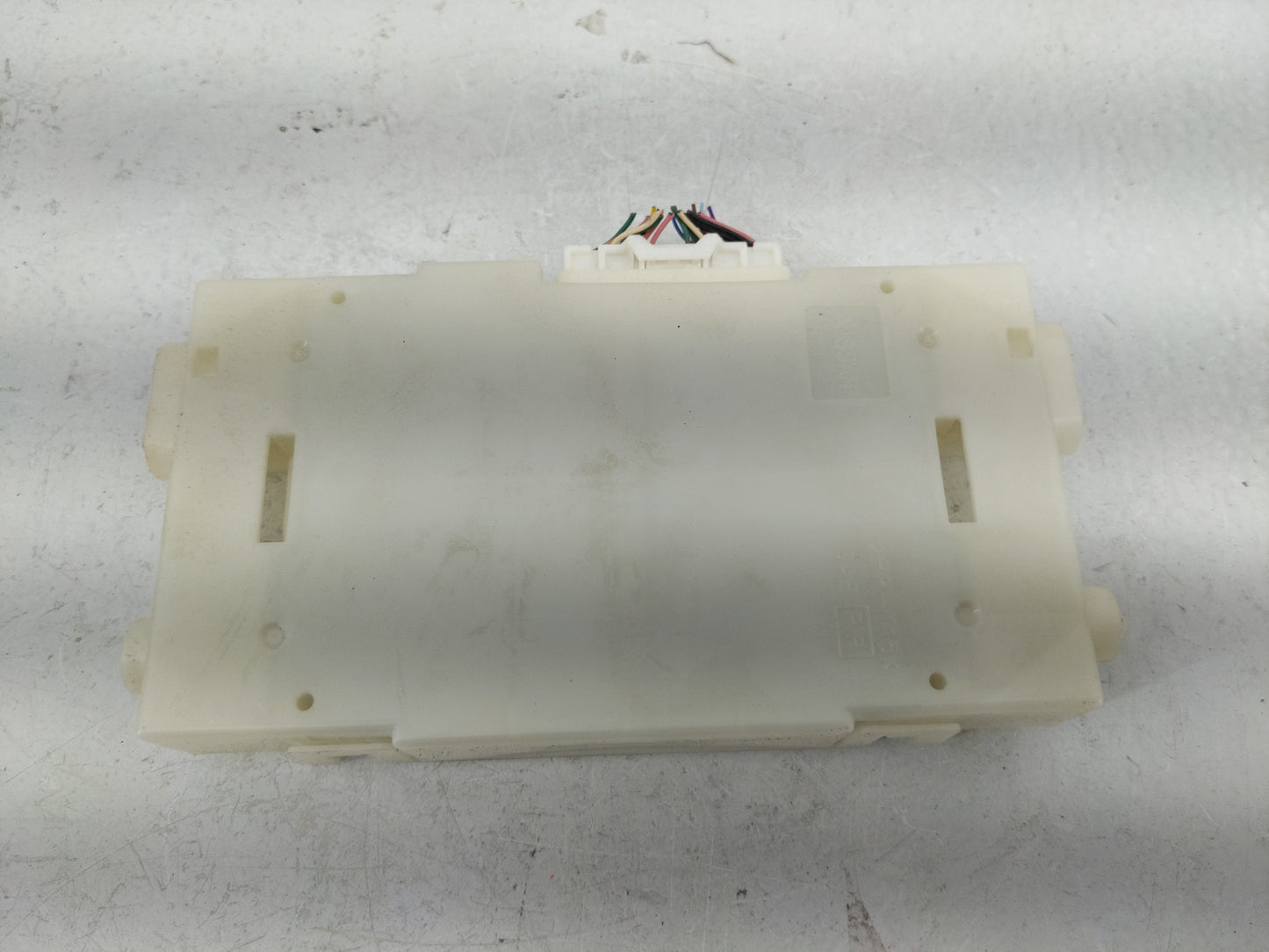 2014-2015 Nissan Altima Chassis Control Module Ccm Bcm Body Control - Oemusedautoparts1.com