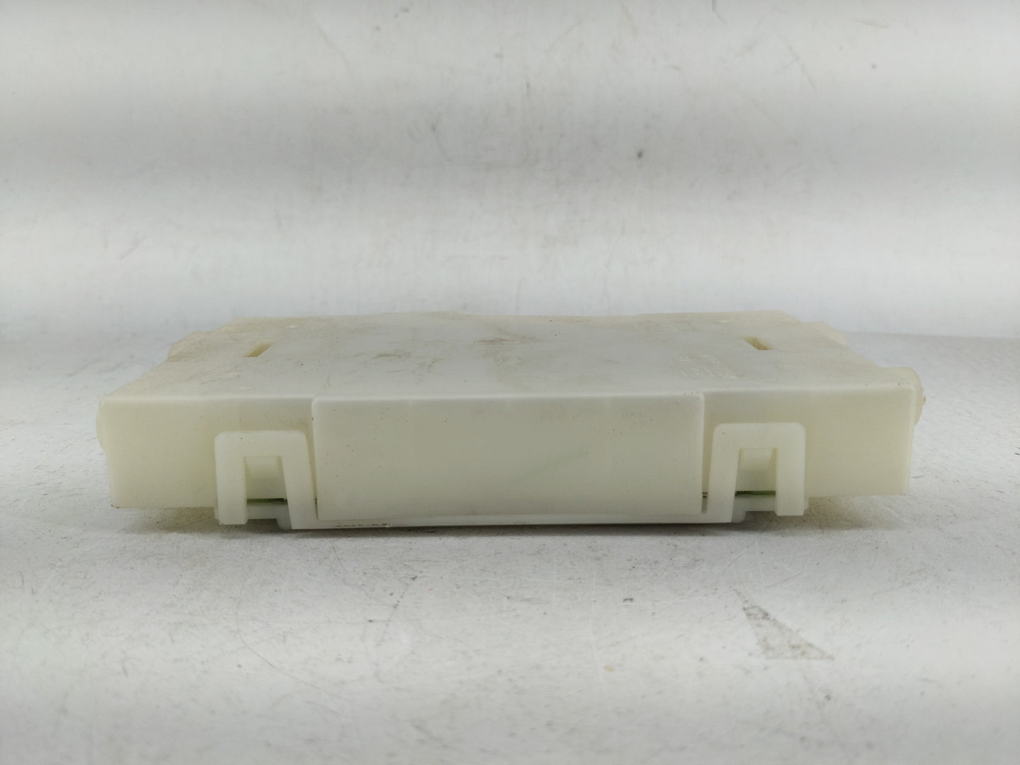 2014-2015 Nissan Altima Chassis Control Module Ccm Bcm Body Control - Oemusedautoparts1.com