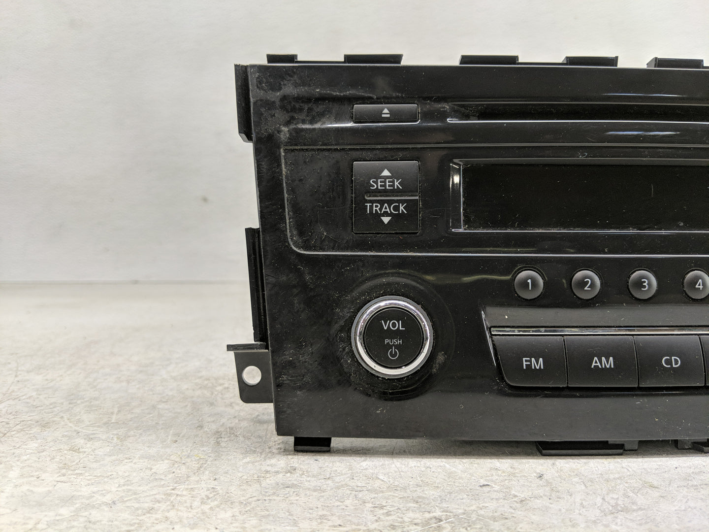 2013-2015 Nissan Altima Radio AM FM Cd Player Receiver Replacement P/N:28185 3TB0G Fits Fits 2013 2014 2015 OEM Used Auto Pa