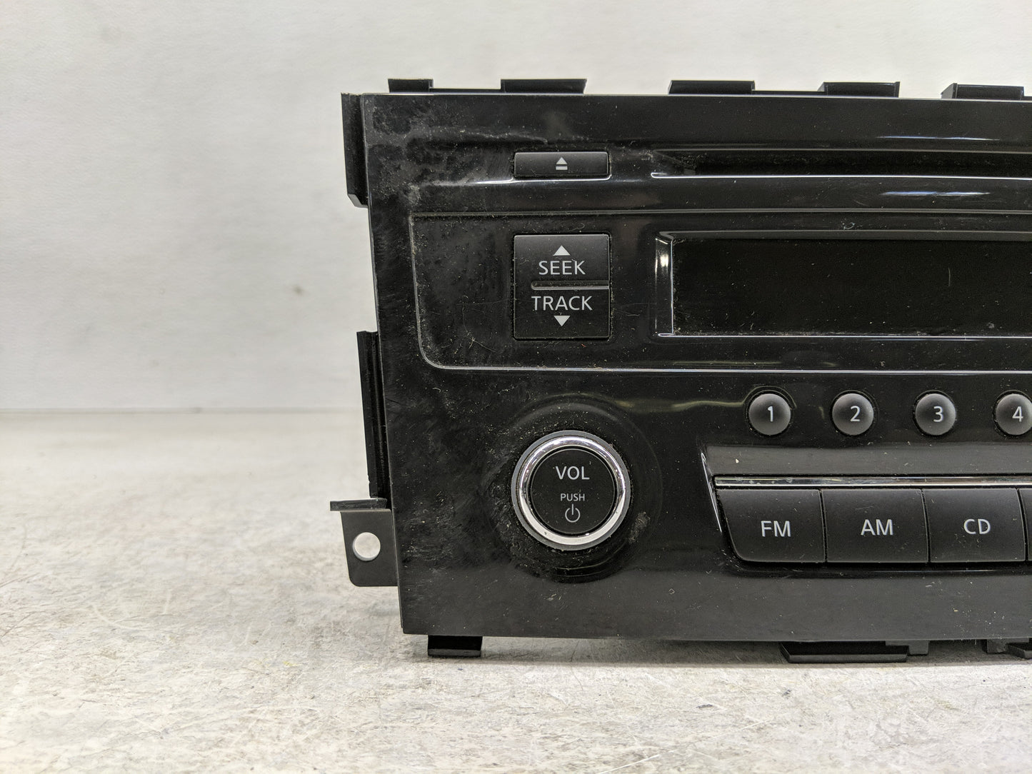 2013-2015 Nissan Altima Radio AM FM Cd Player Receiver Replacement P/N:28185 3TB0G Fits Fits 2013 2014 2015 OEM Used Auto Pa
