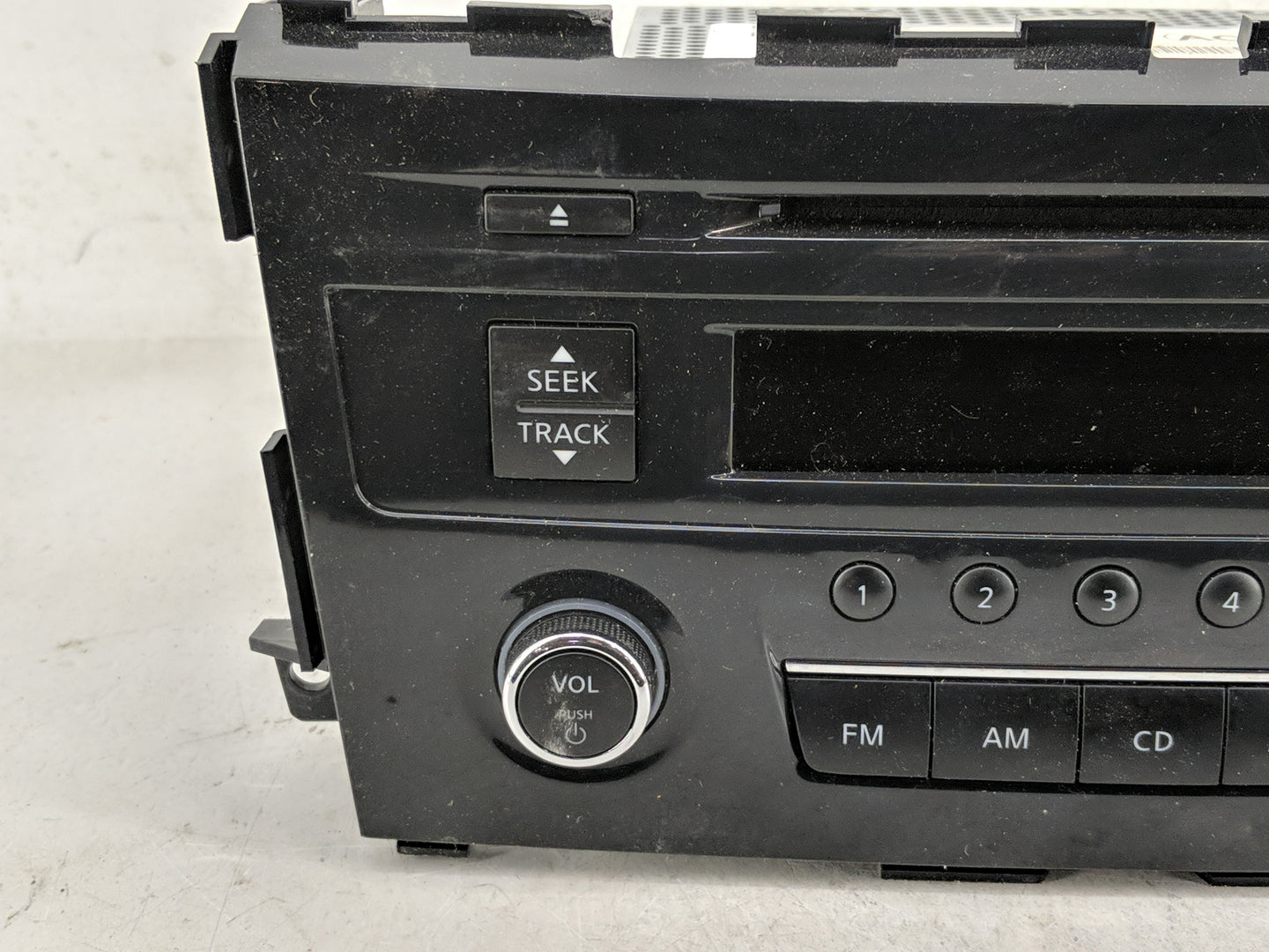 2013-2015 Nissan Altima Radio AM FM Cd Player Receiver Replacement P/N:28185 3TB0G Fits Fits 2013 2014 2015 OEM Used Auto Pa