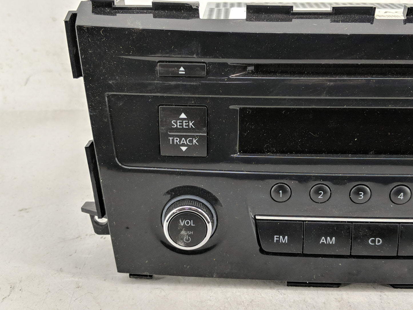 2013-2015 Nissan Altima Radio AM FM Cd Player Receiver Replacement P/N:28185 3TB0G Fits Fits 2013 2014 2015 OEM Used Auto Pa